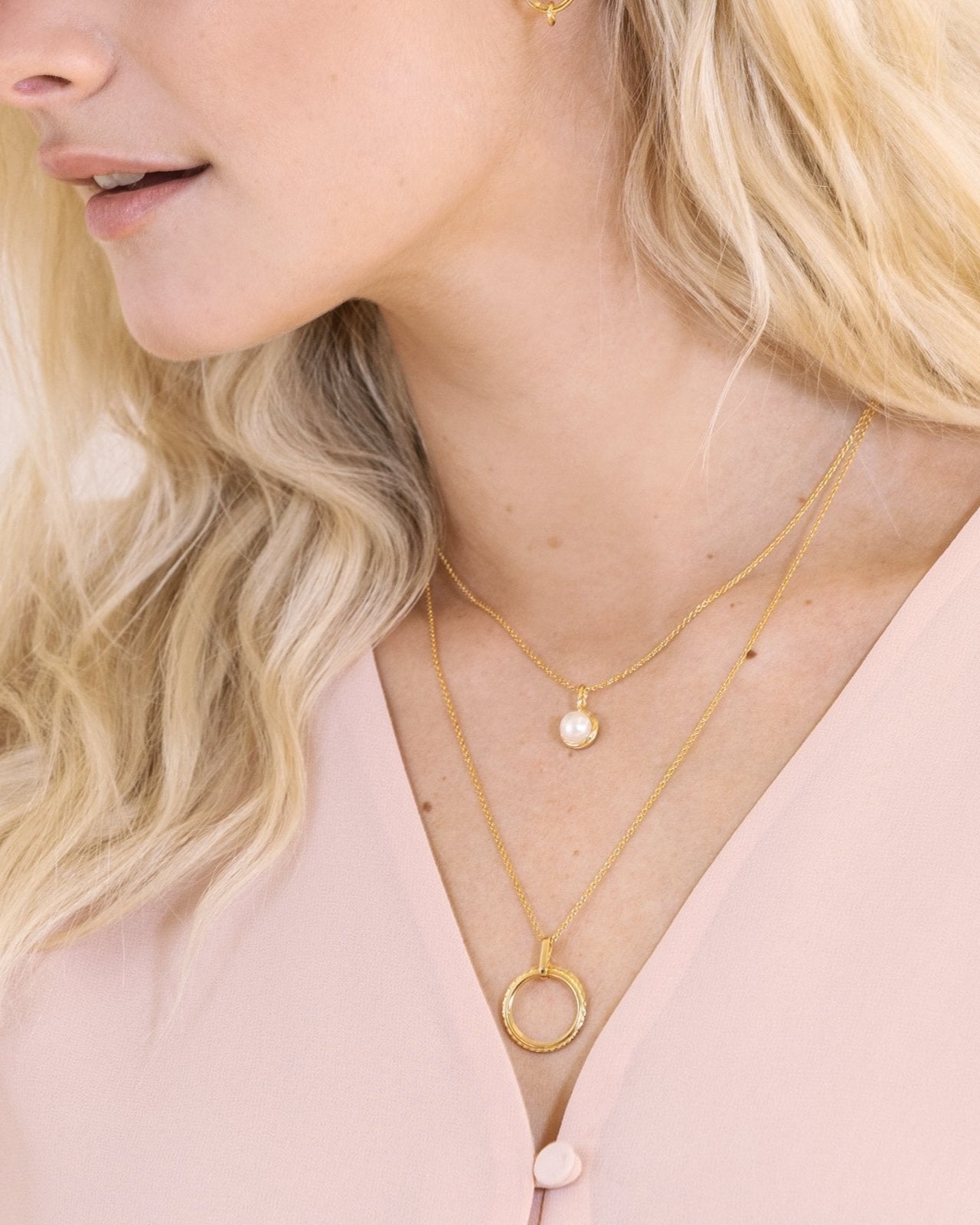 collier perle blanche minimaliste