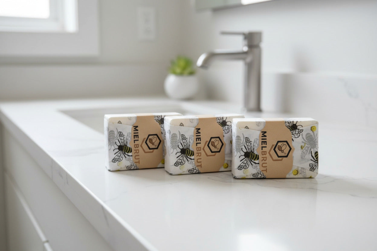 Savon au lait de chèvre, miel & cire d’abeille (3 savons)