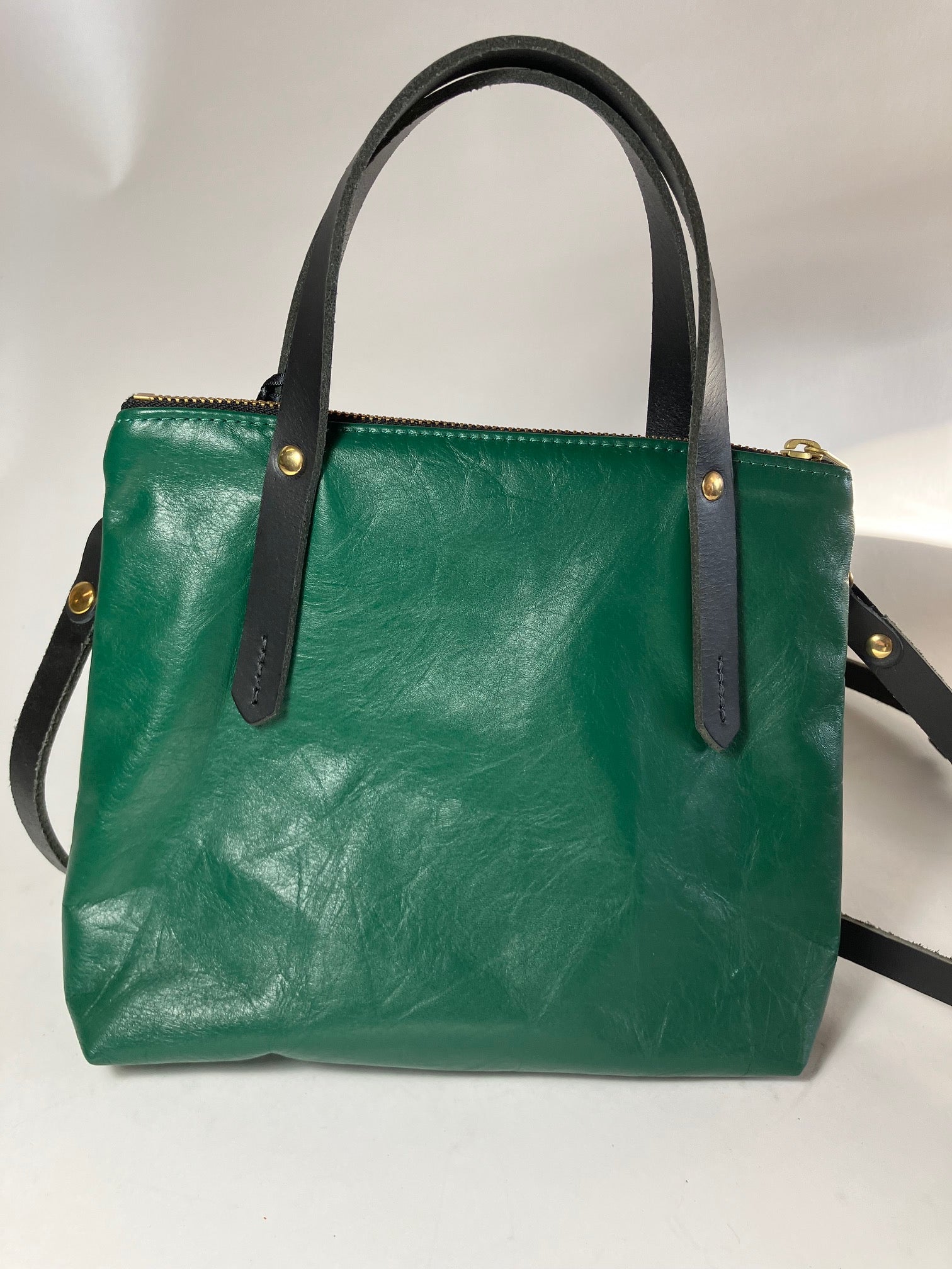 Sac à main en cuir avec ganse bandoulière modèle PAPINEAU