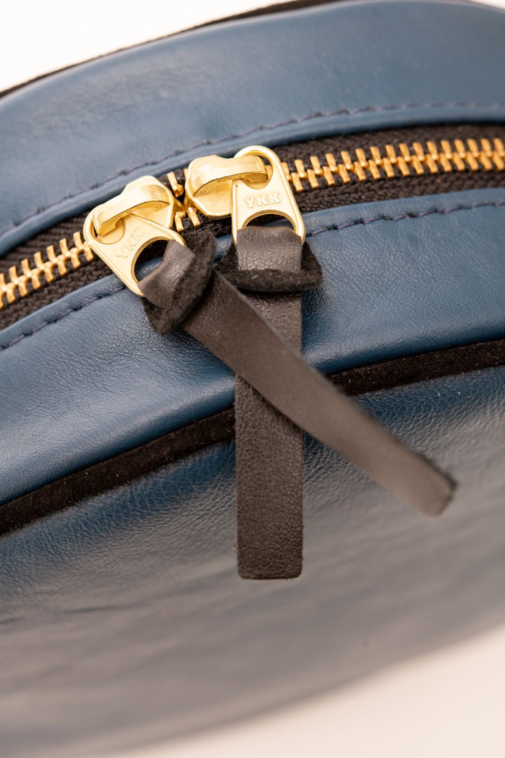 Sac à main tout rond à bandoulière modèle MACARON