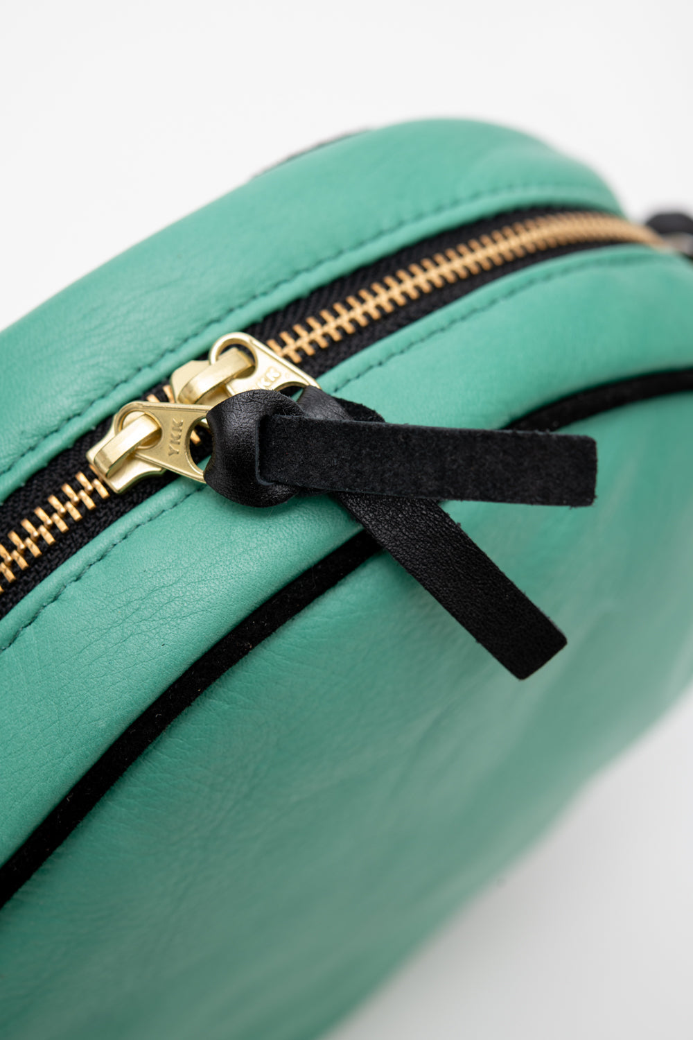 Sac à main tout rond à bandoulière modèle MACARON
