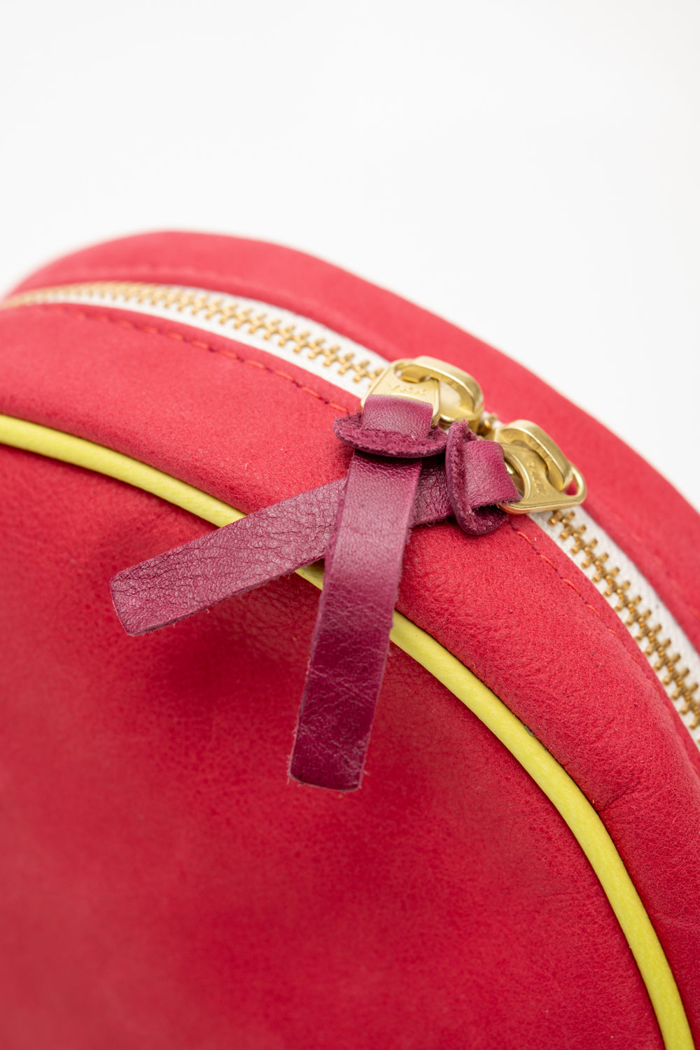 Sac à main tout rond à bandoulière modèle MACARON