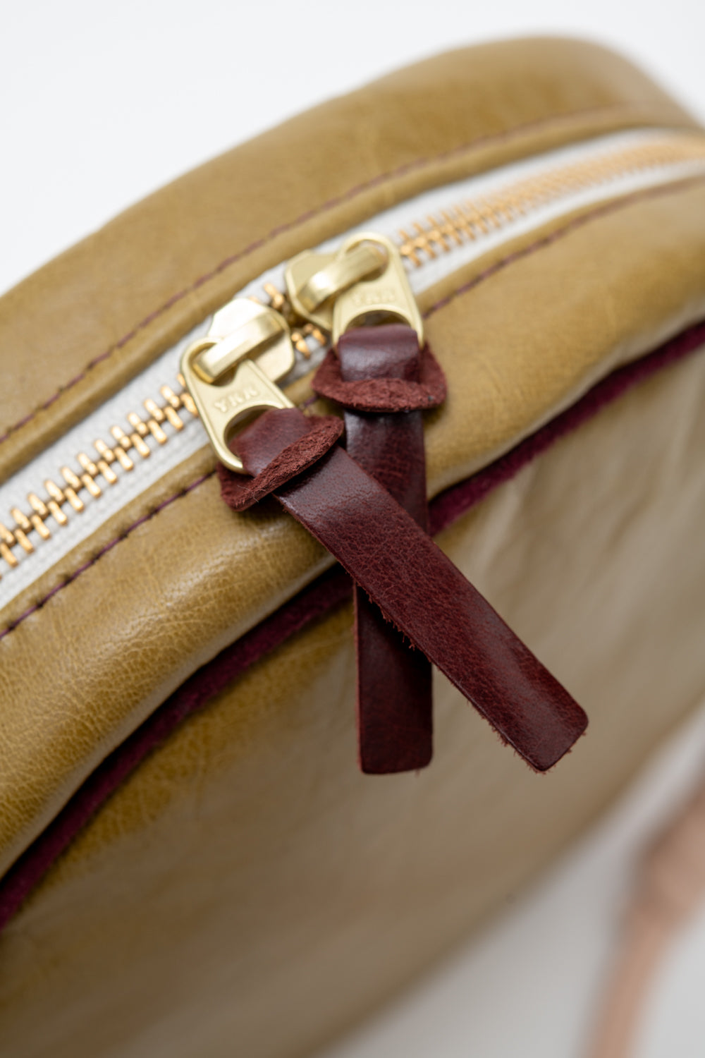 Sac à main tout rond à bandoulière modèle MACARON