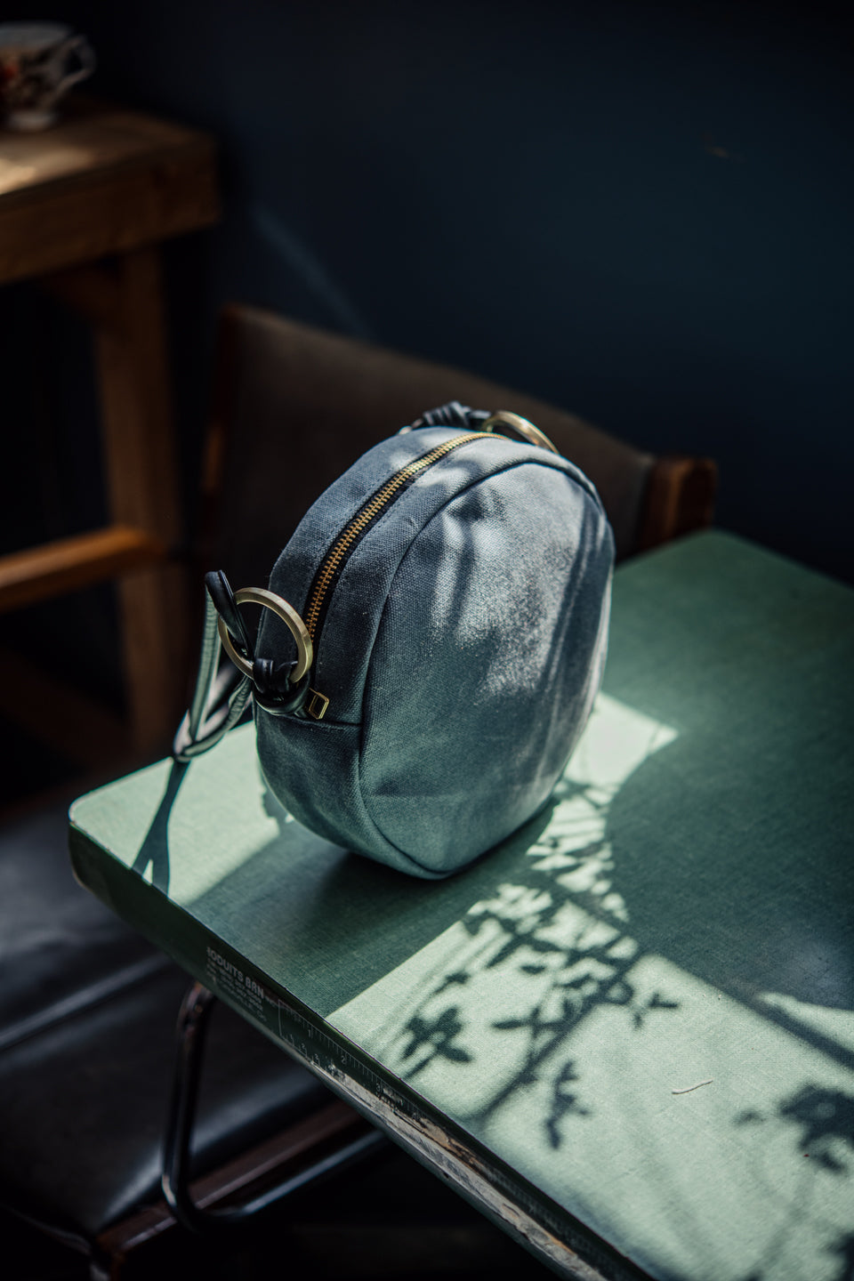 Sac à main tout rond à bandoulière modèle ROTONDO de la collection Géométrie Variable