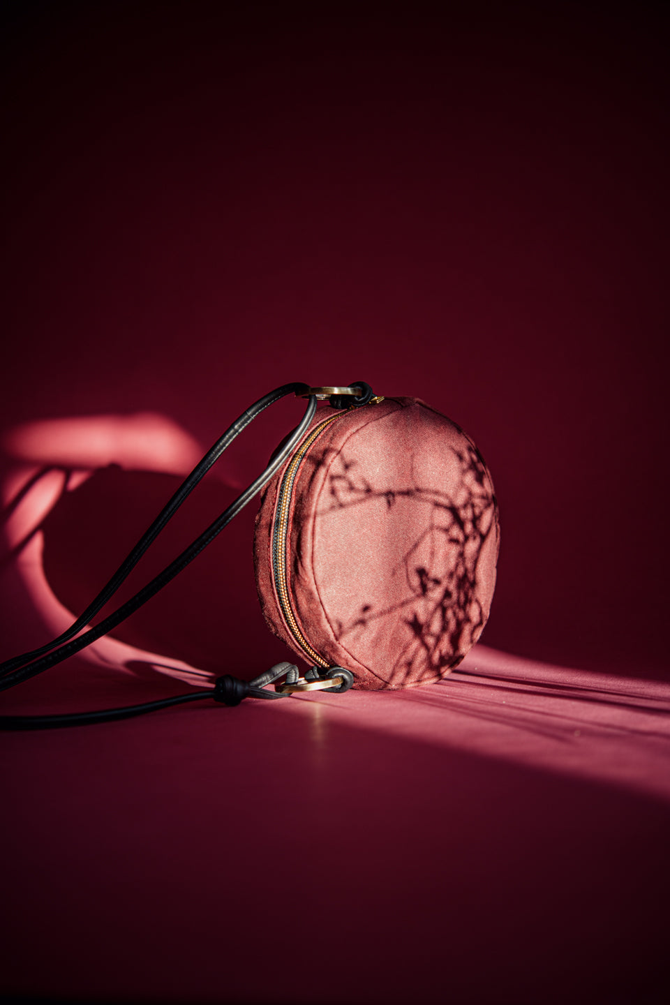 Sac à main tout rond à bandoulière modèle ROTONDO de la collection Géométrie Variable