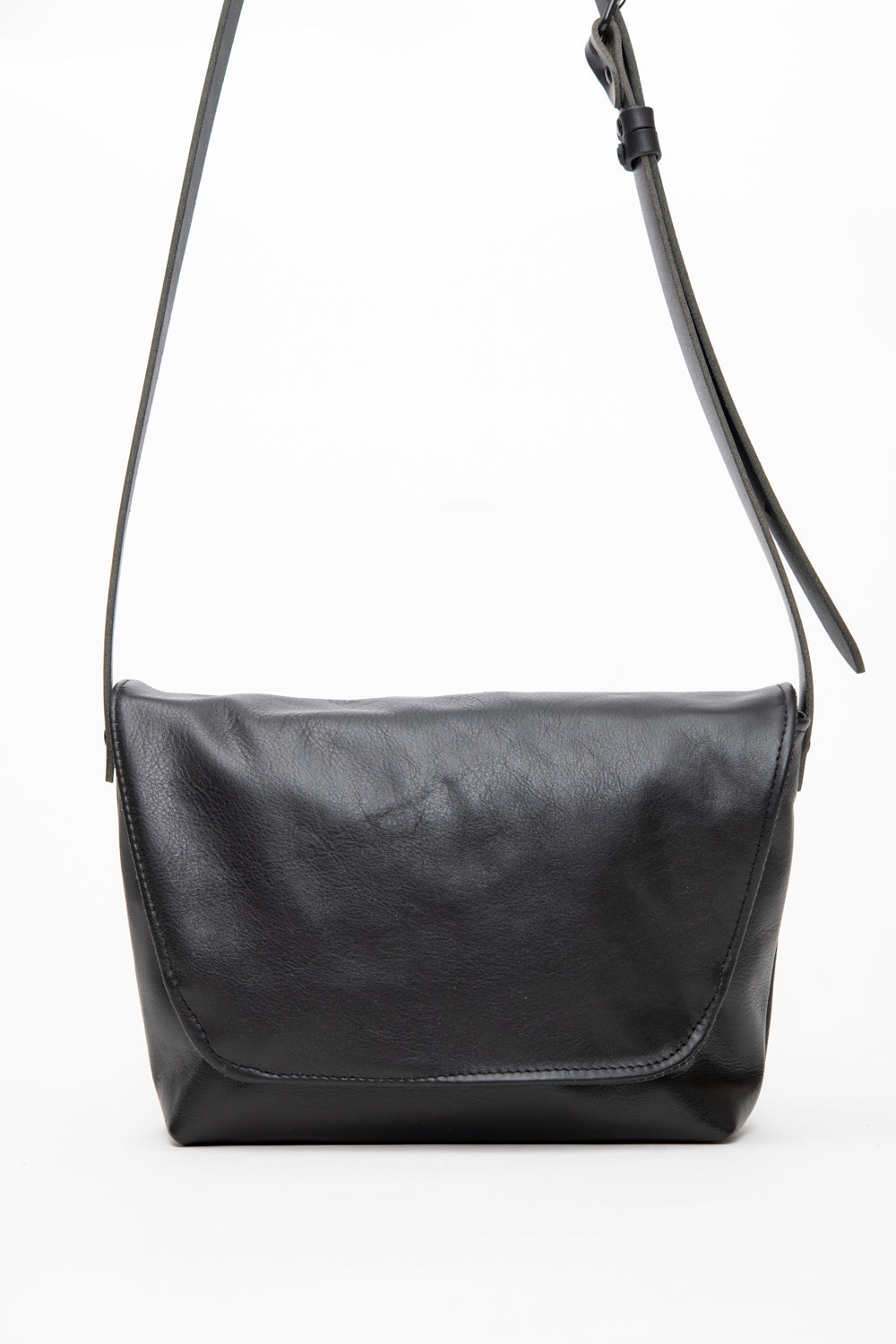 Sac besace en cuir, sac messager modèle BISCUIT