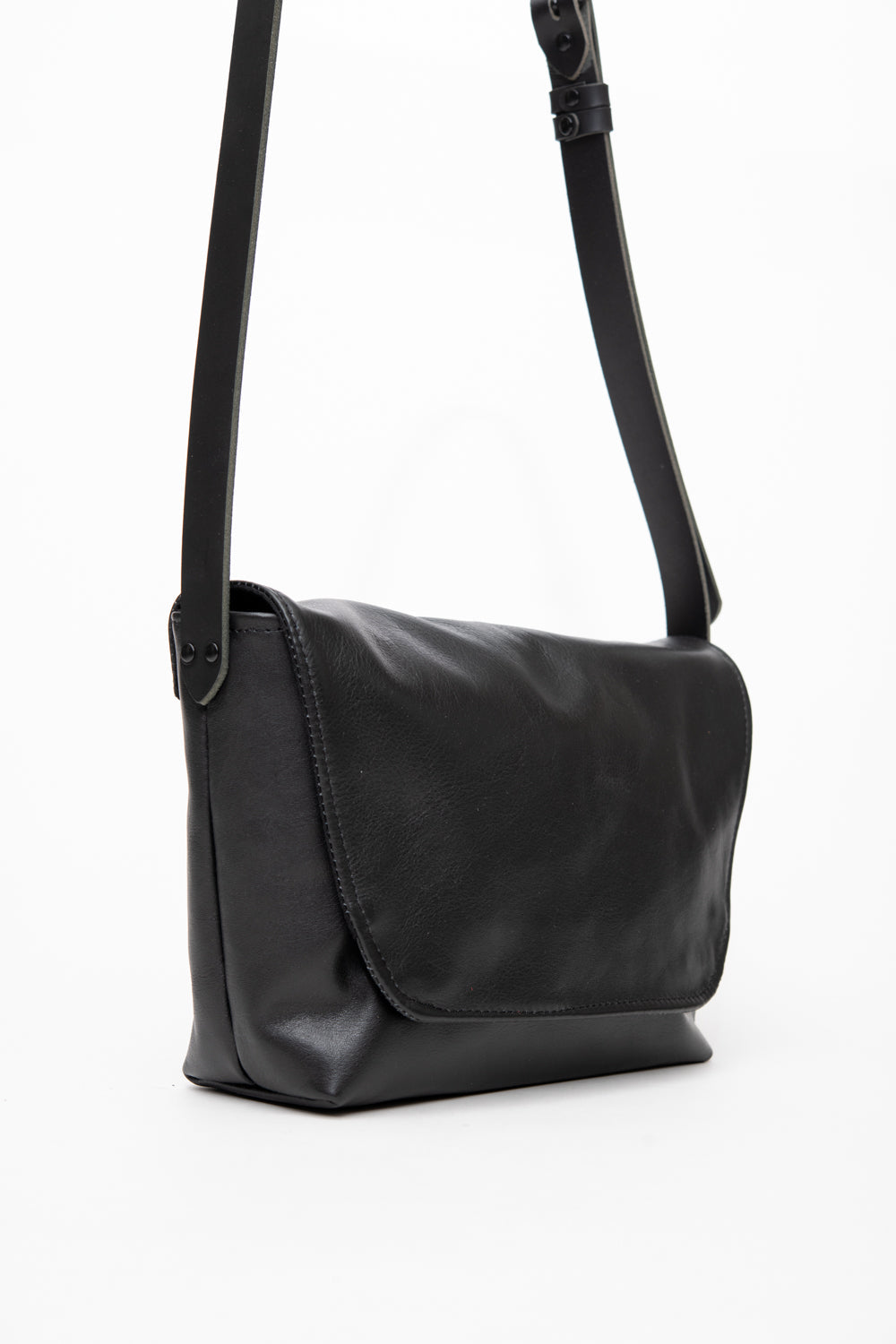 Sac besace en cuir, sac messager modèle BISCUIT