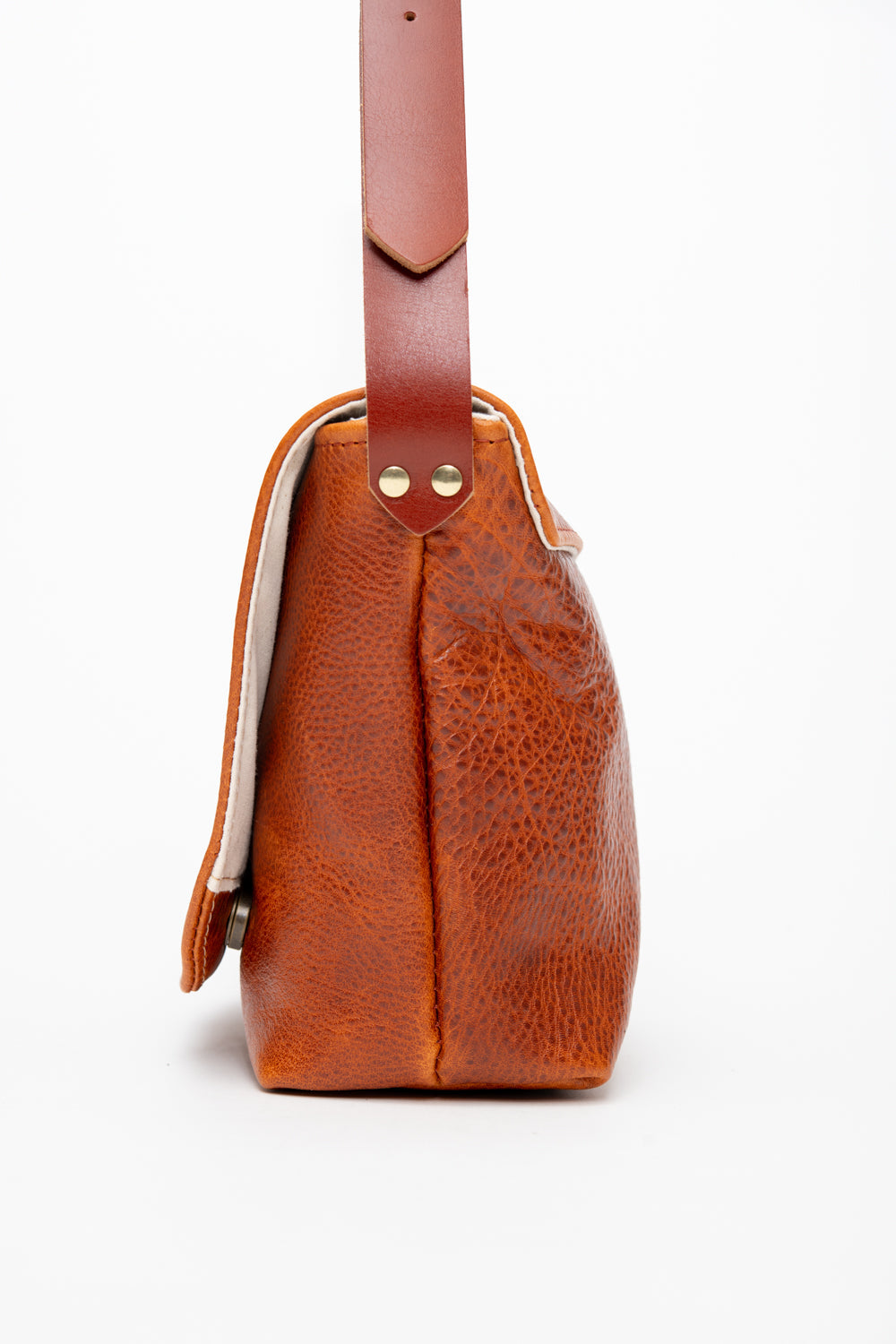 Sac besace en cuir, sac messager modèle BISCUIT