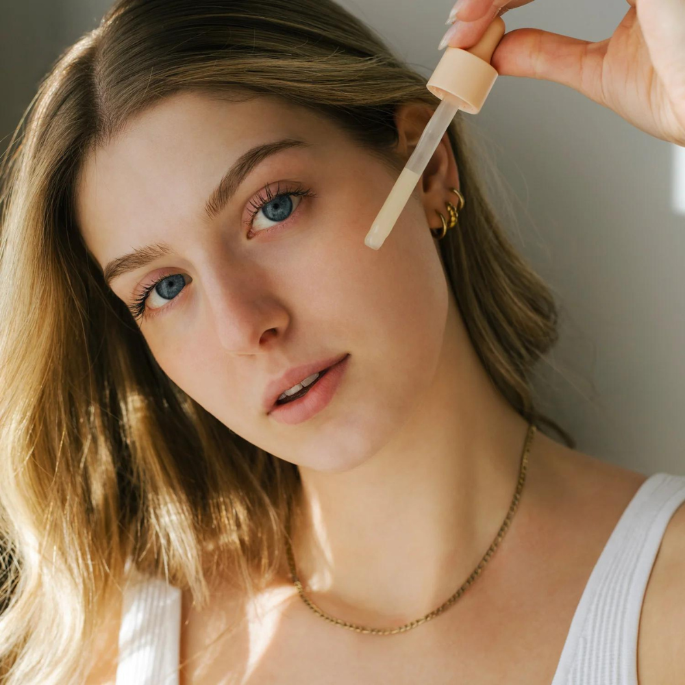 Sérum visage apaisant avec Arnica et acide hyaluronique