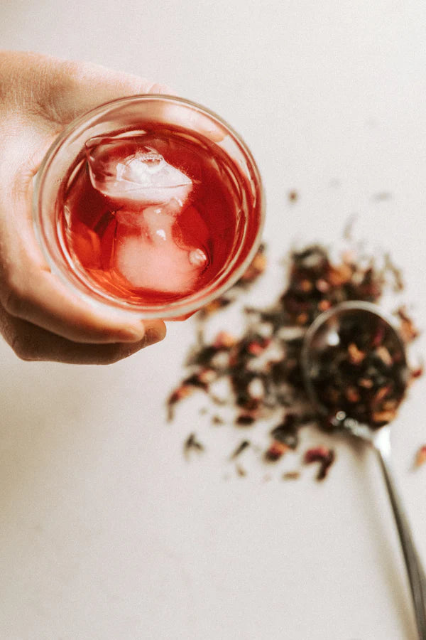 Thé glacé - Hibiscus et Mélisse