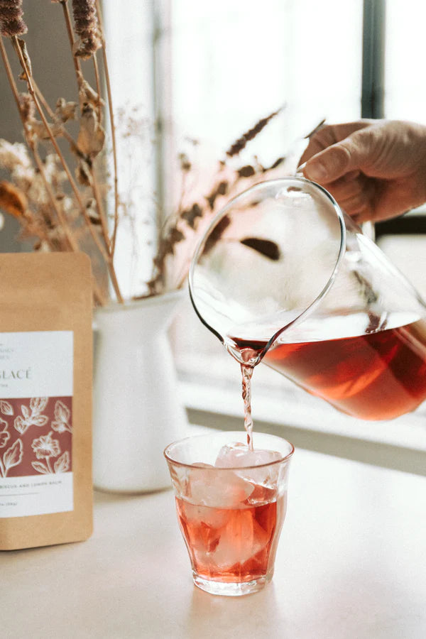 Thé glacé - Hibiscus et Mélisse