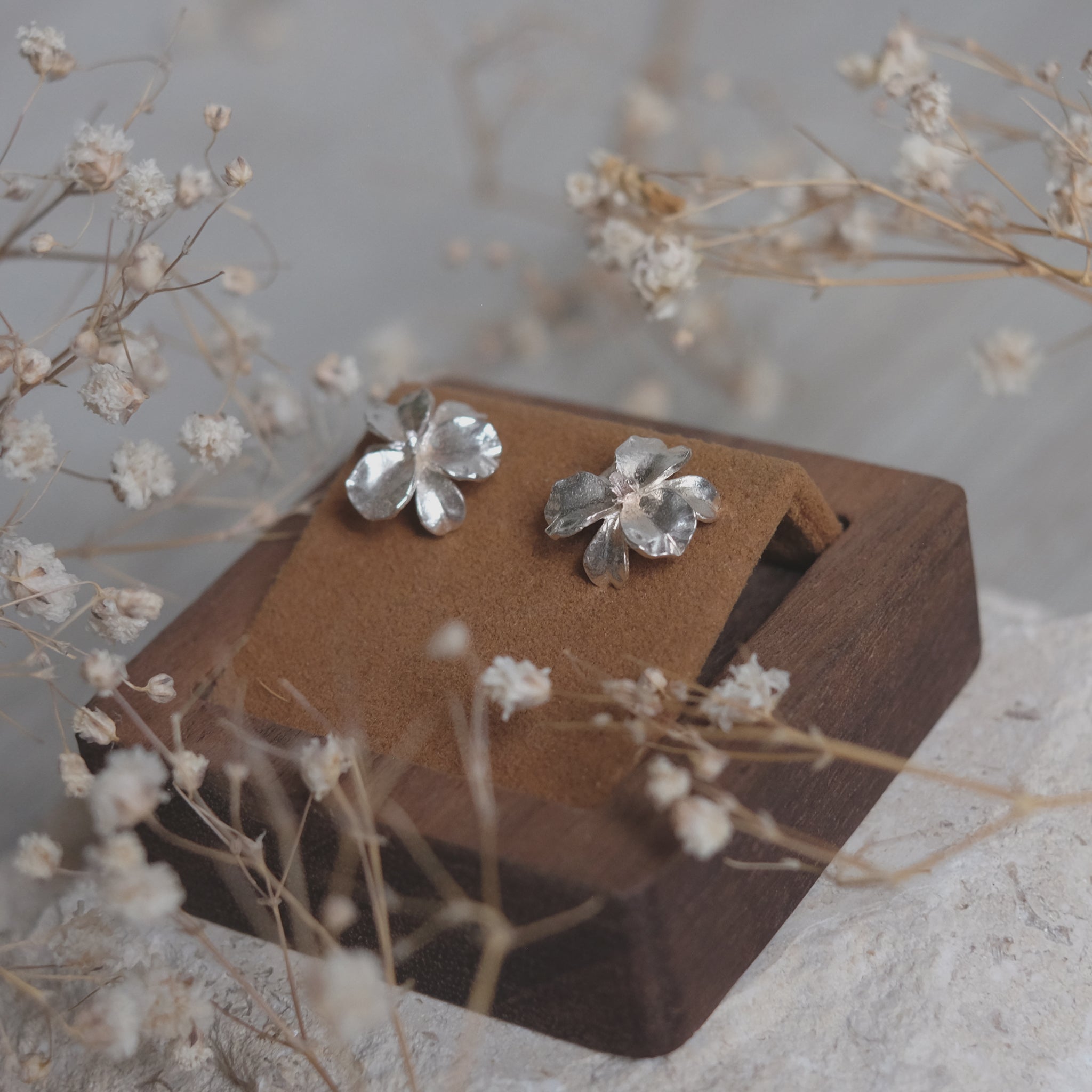 Iris - Boucles d'oreilles en argent sterling plaqué rhodium
