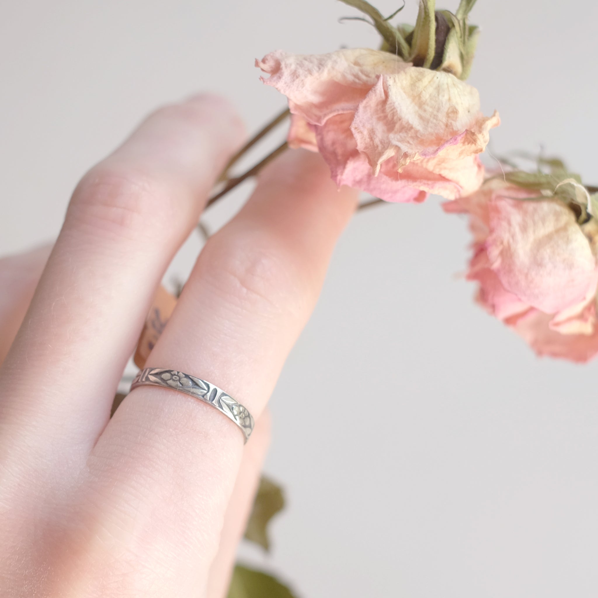 Bague en argent sterling à motif floral