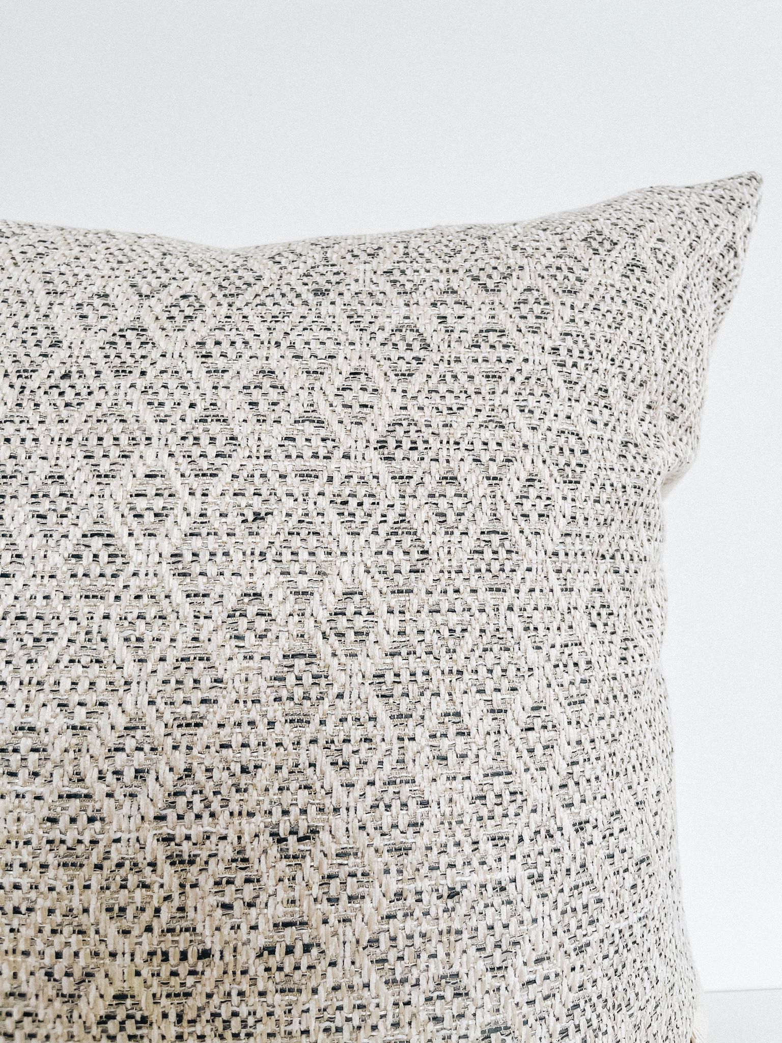 Housse de coussin Énola | Tissage losange Crème et ardoise