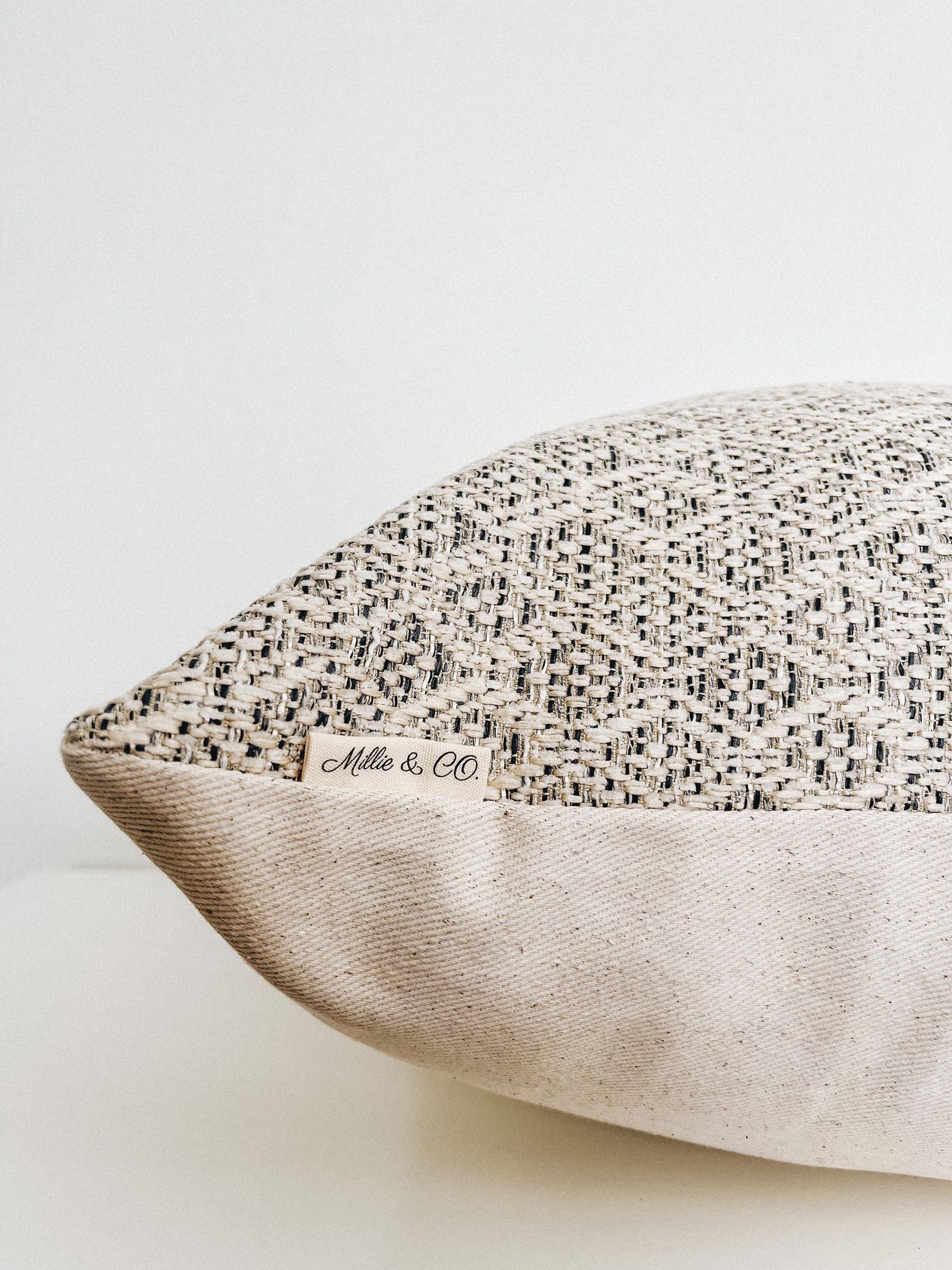 Housse de coussin Énola | Tissage losange Crème et ardoise