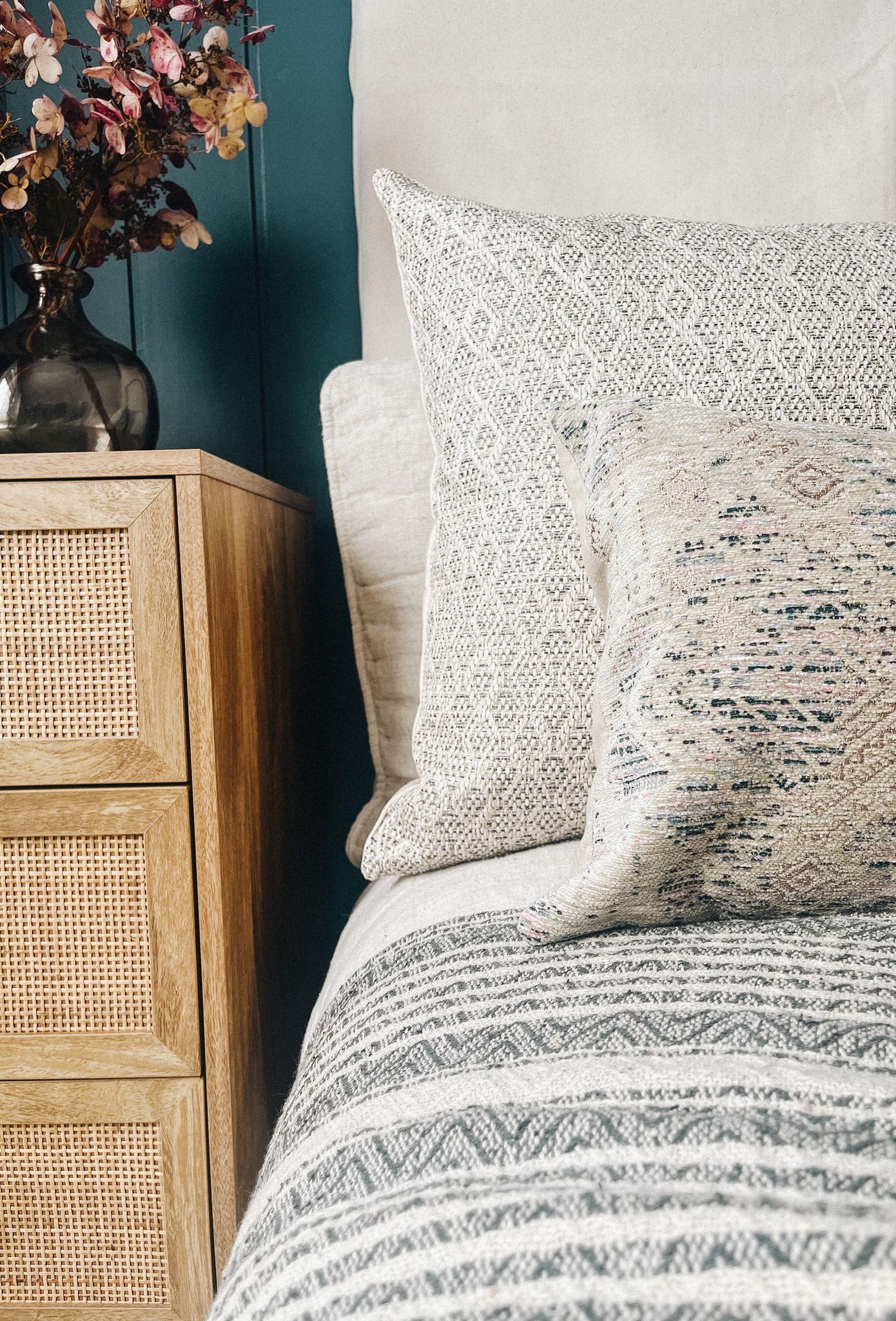 Housse de coussin Énola | Tissage losange Crème et ardoise