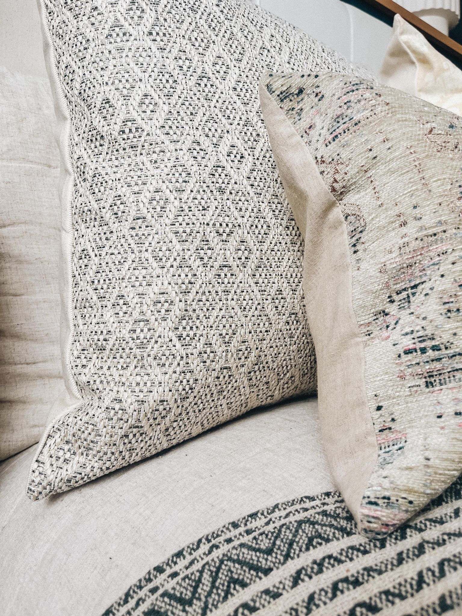 Housse de coussin Énola | Tissage losange Crème et ardoise