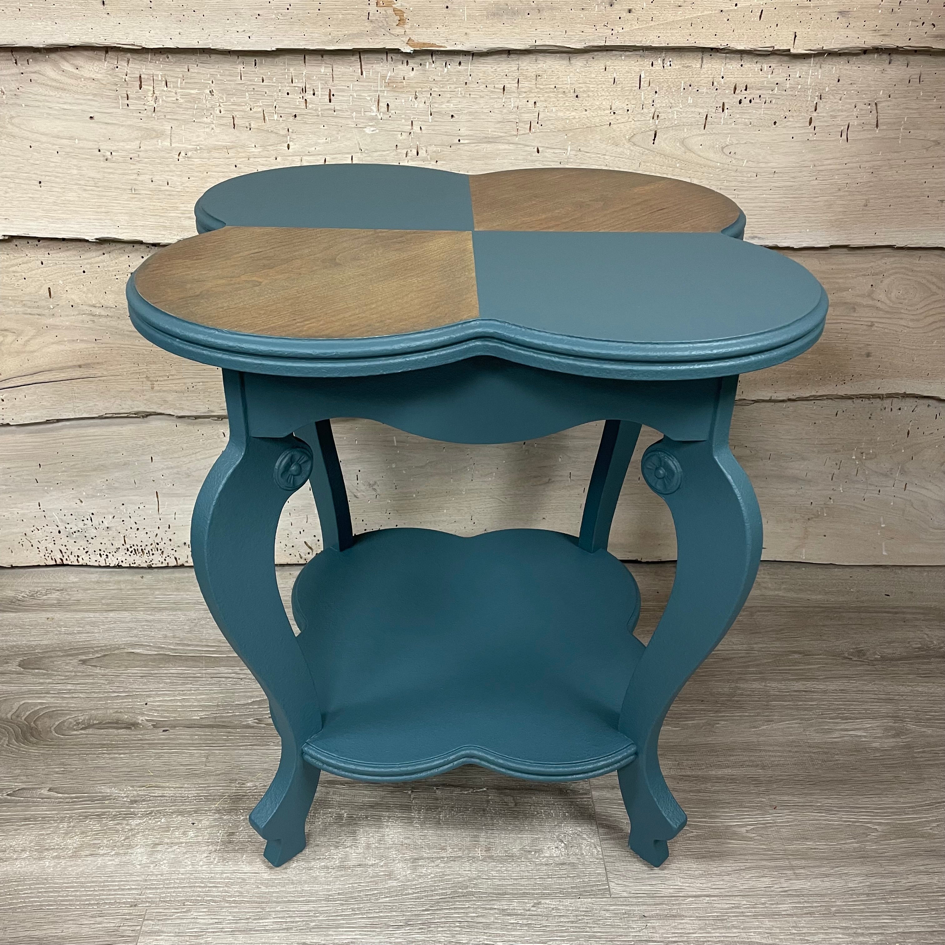 La Table de Trèfle (table d'appoint)