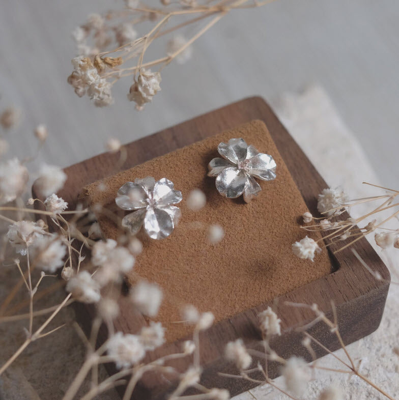 Iris - Boucles d'oreilles en argent sterling plaqué rhodium
