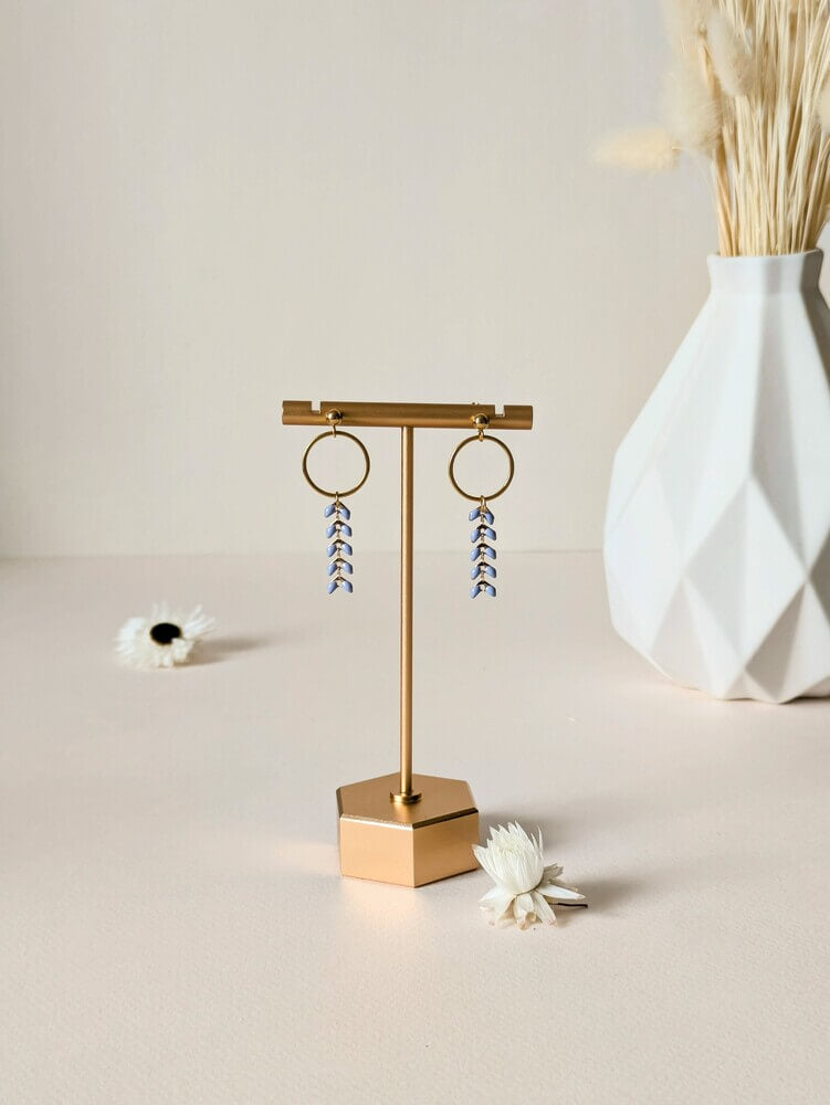 Boucles d’oreilles chevron | style géométrique | Cercle doré & lavande