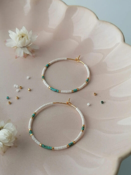 Créoles artisanales bleu Picasso | Perles de verre & acier inox | Style bohème chic