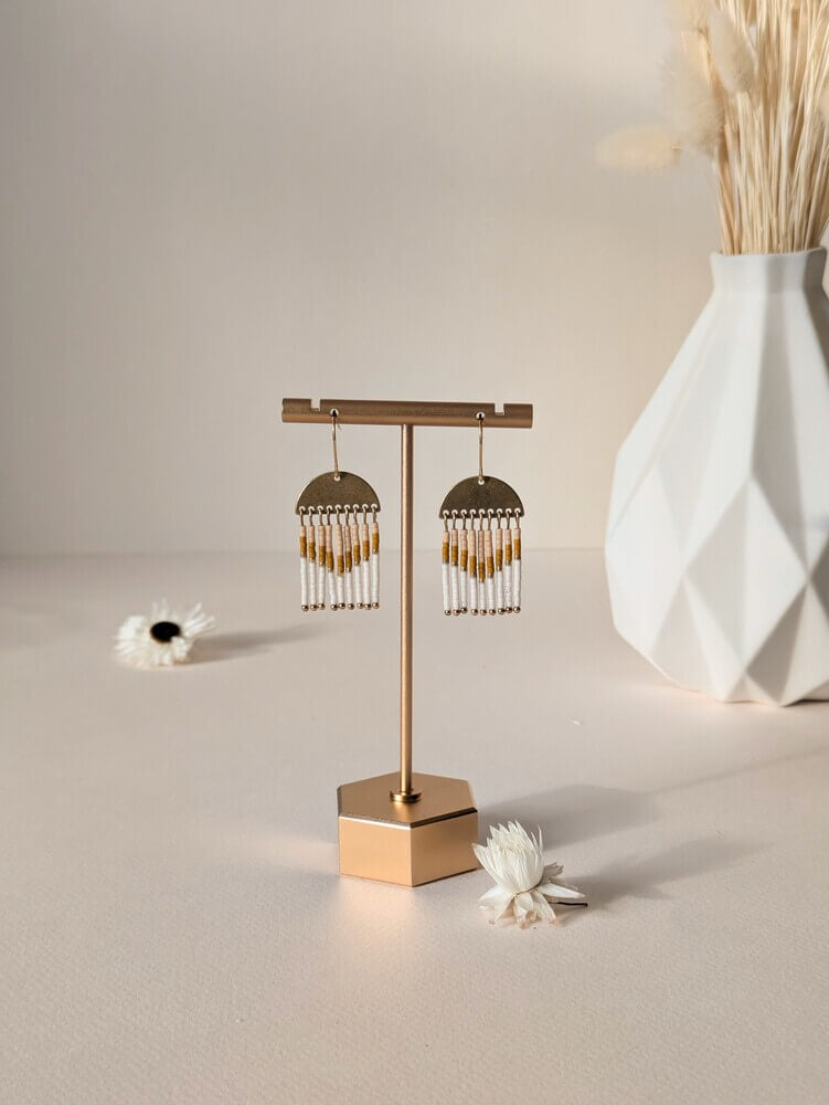 Boucles d'oreilles pendantes | Demi-lune laiton & perles Miyuki