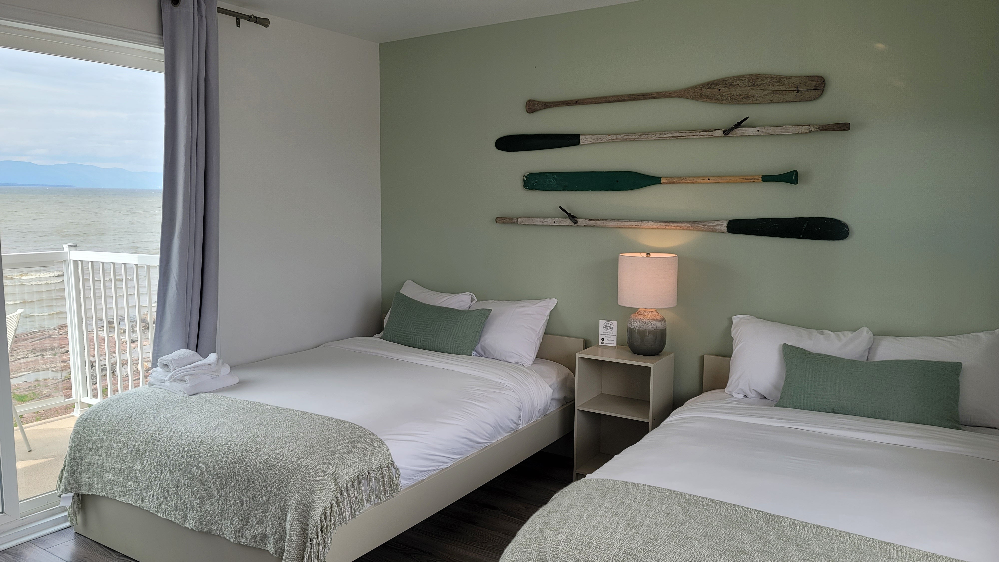 Nuitée et consommation pour 2 personnes - La Plage Motel
