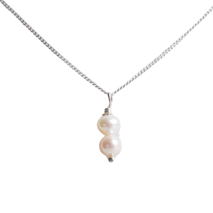 Collier en argent sterling composé de deux petites perles d'eau douce blanche