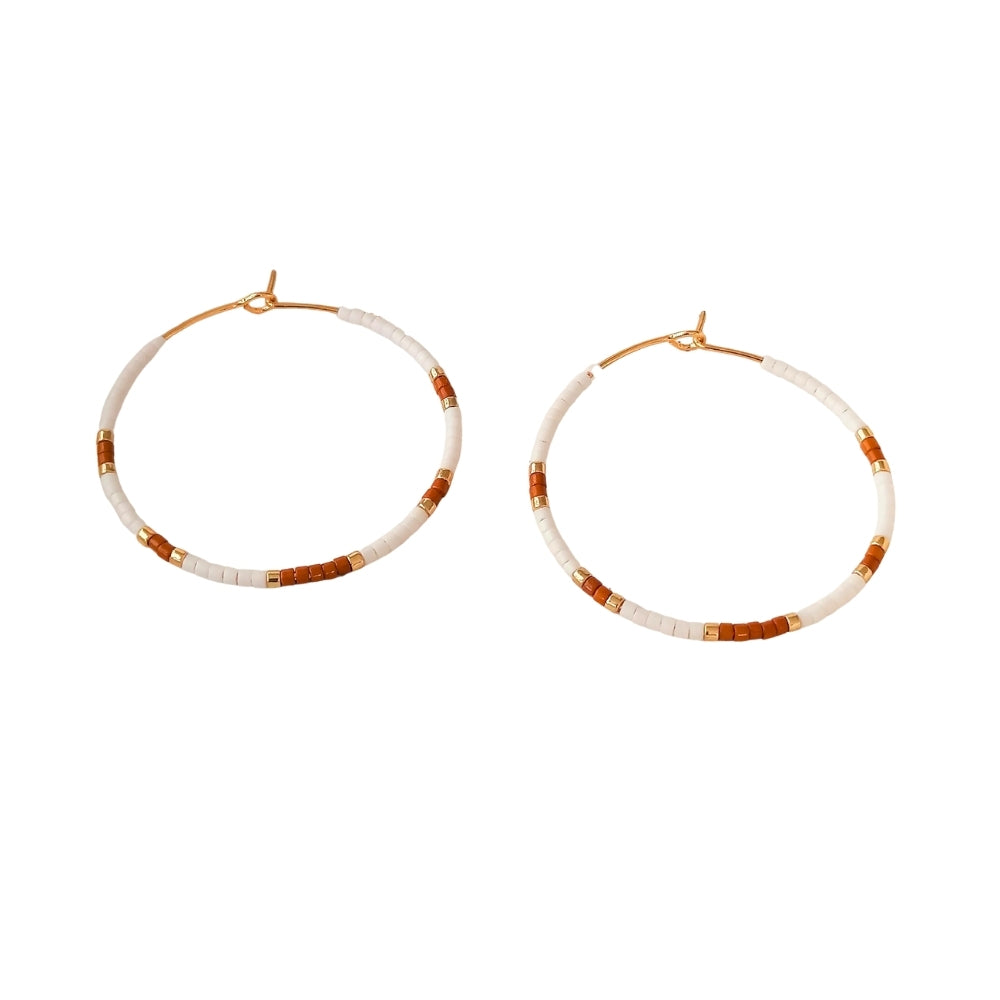 Créoles artisanales camel | Perles de verre & acier inox | Style bohème chic