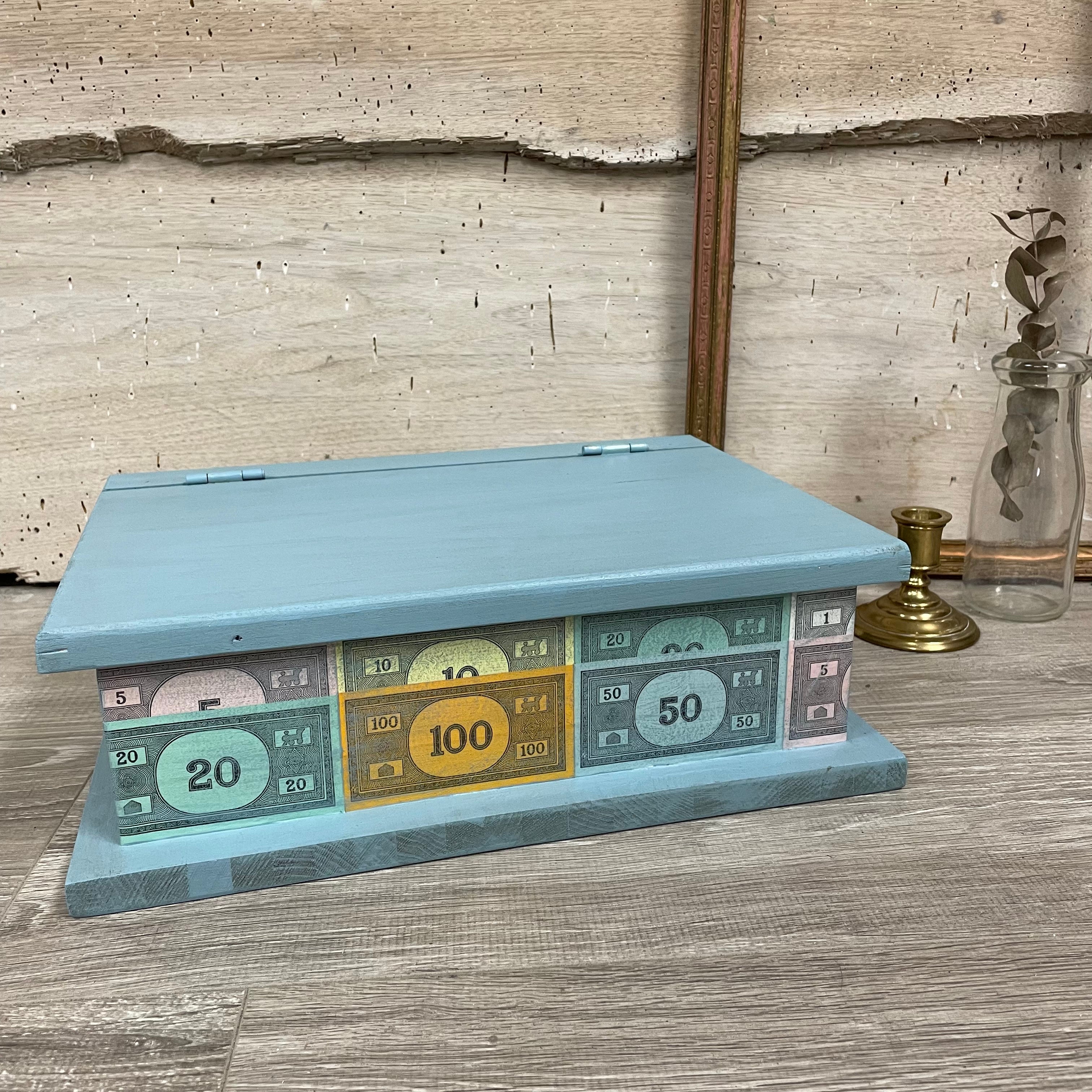 Petit coffre en bois (modèle livre monopoly)