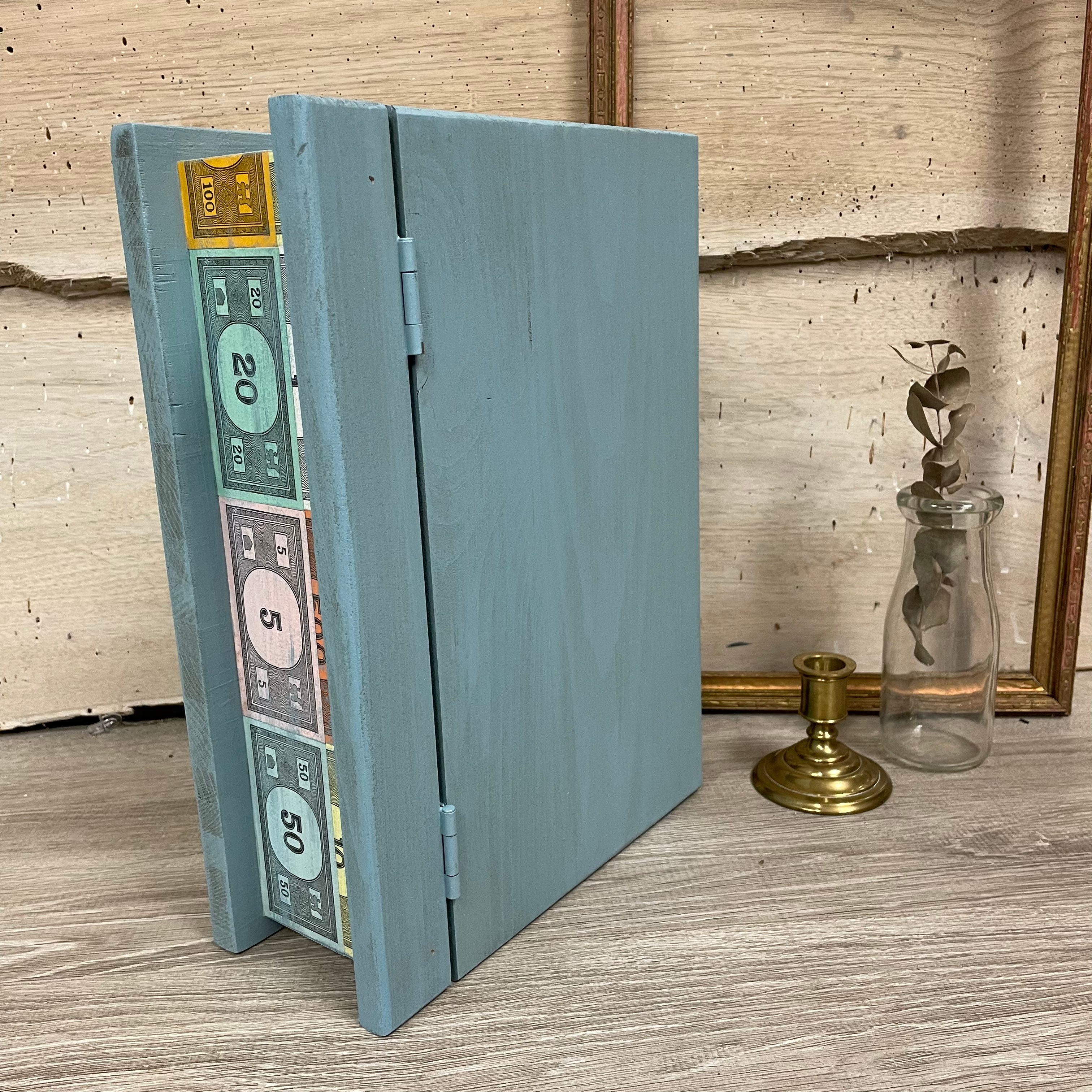 Petit coffre en bois (modèle livre monopoly)