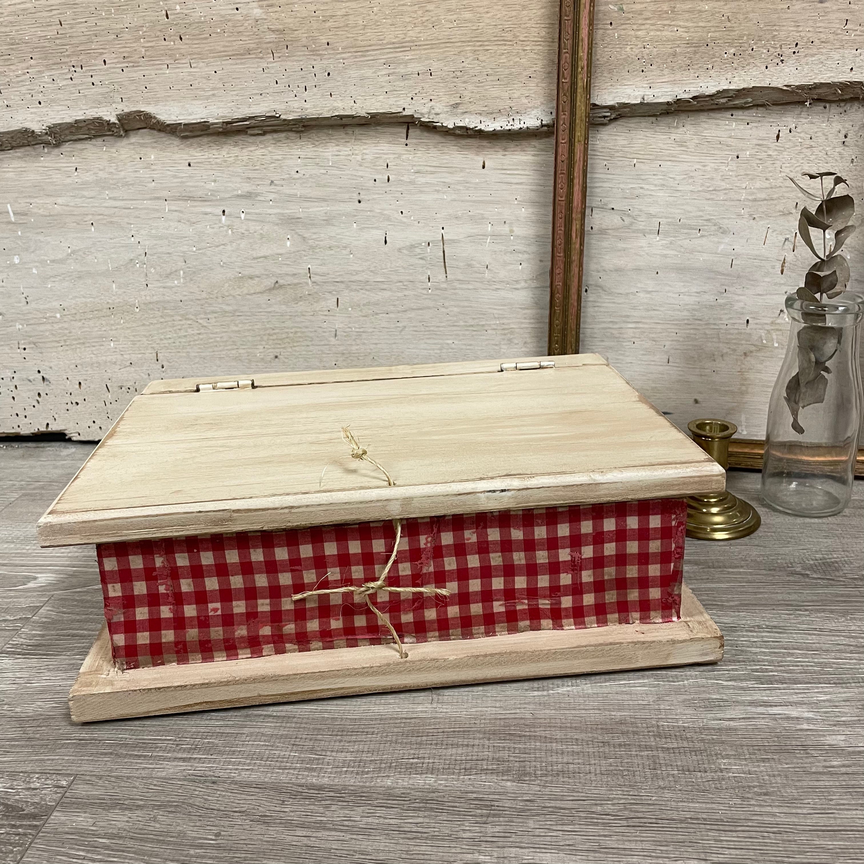 Petit coffre en bois (modèle livre crème)