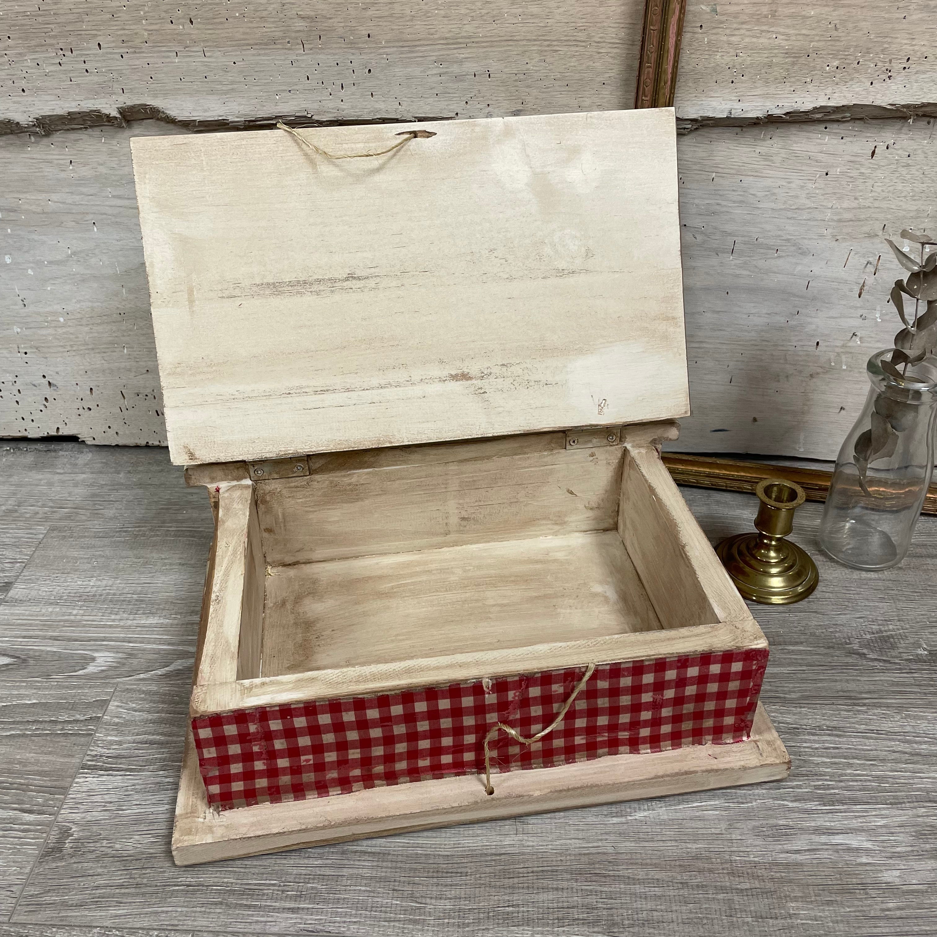 Petit coffre en bois (modèle livre crème)