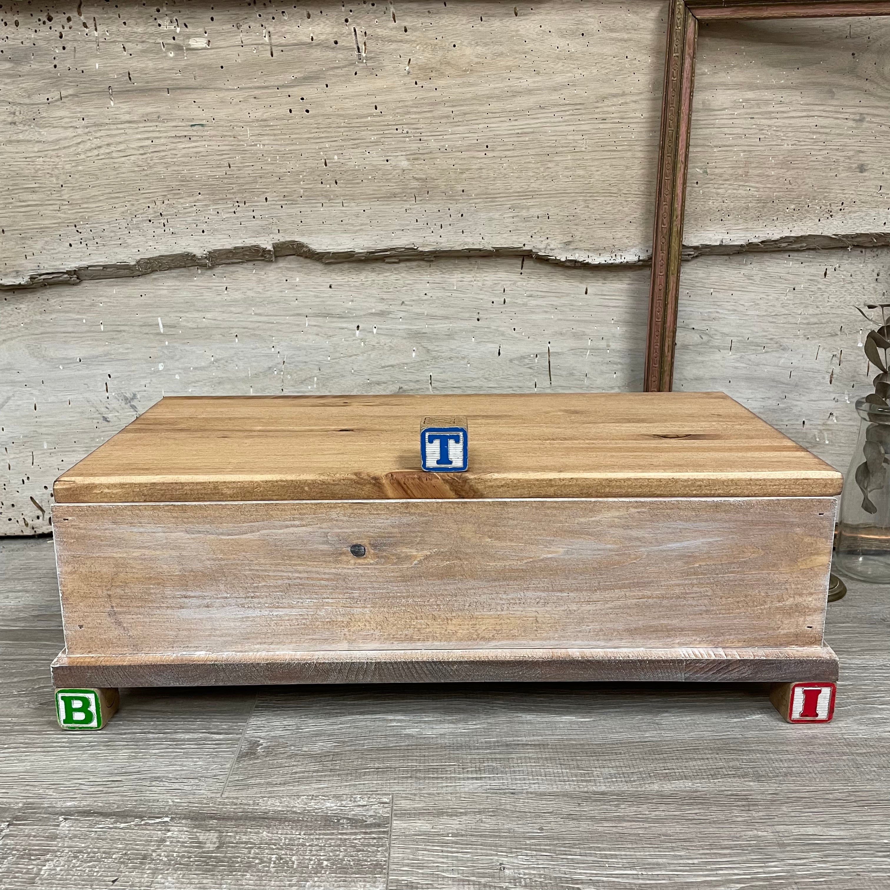 Petit coffre en bois pour enfants