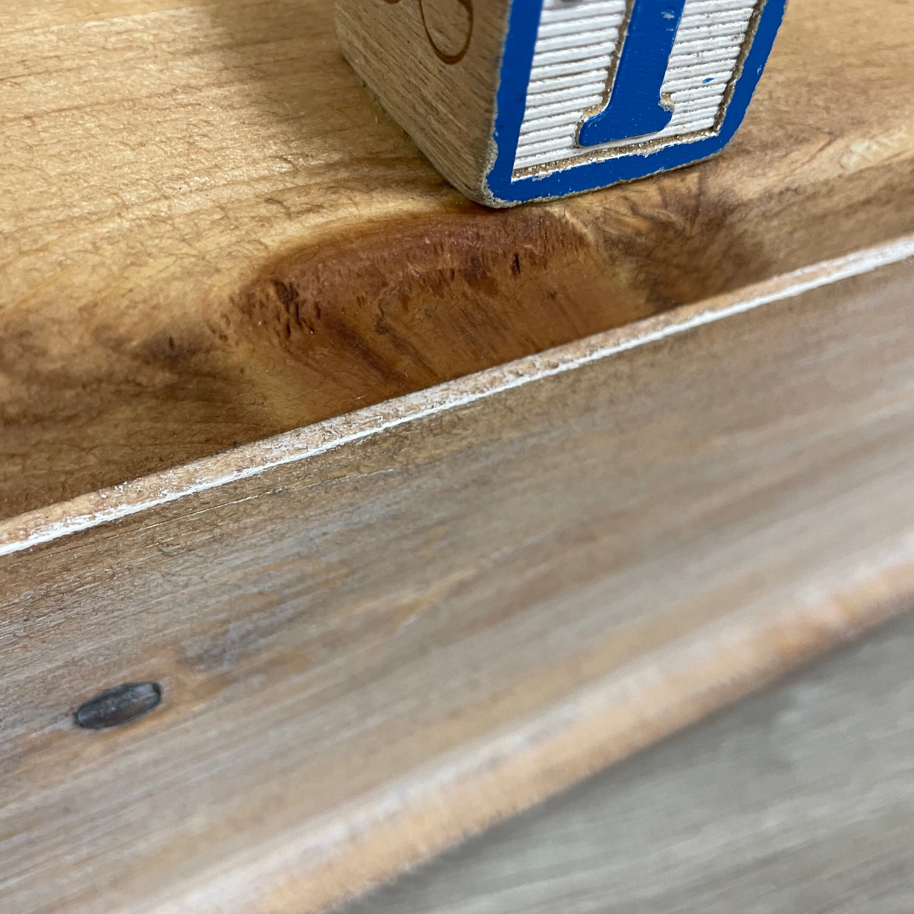 Petit coffre en bois pour enfants