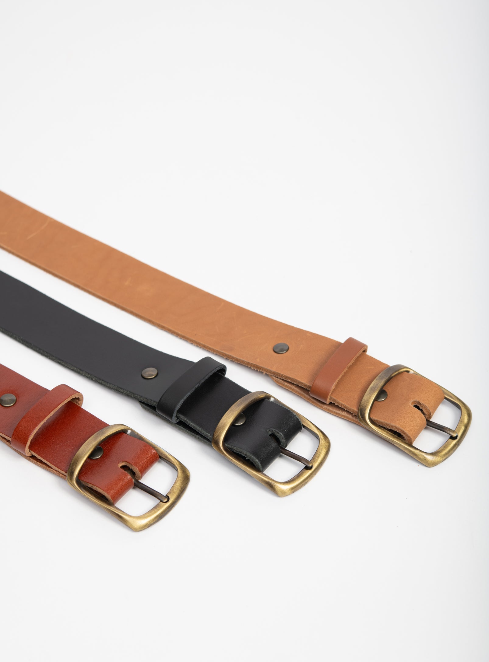 Ceinture en cuir avec boucle en laiton massif par VEINAGE