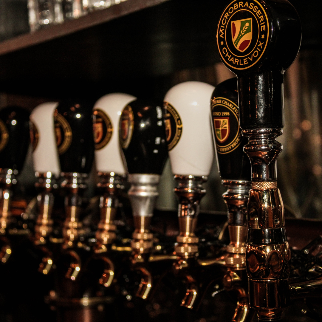 Dégustation de bières et plateau de bouchées pour 2 personnes - Microbrasserie Charlevoix - Restaurant le Saint-Pub