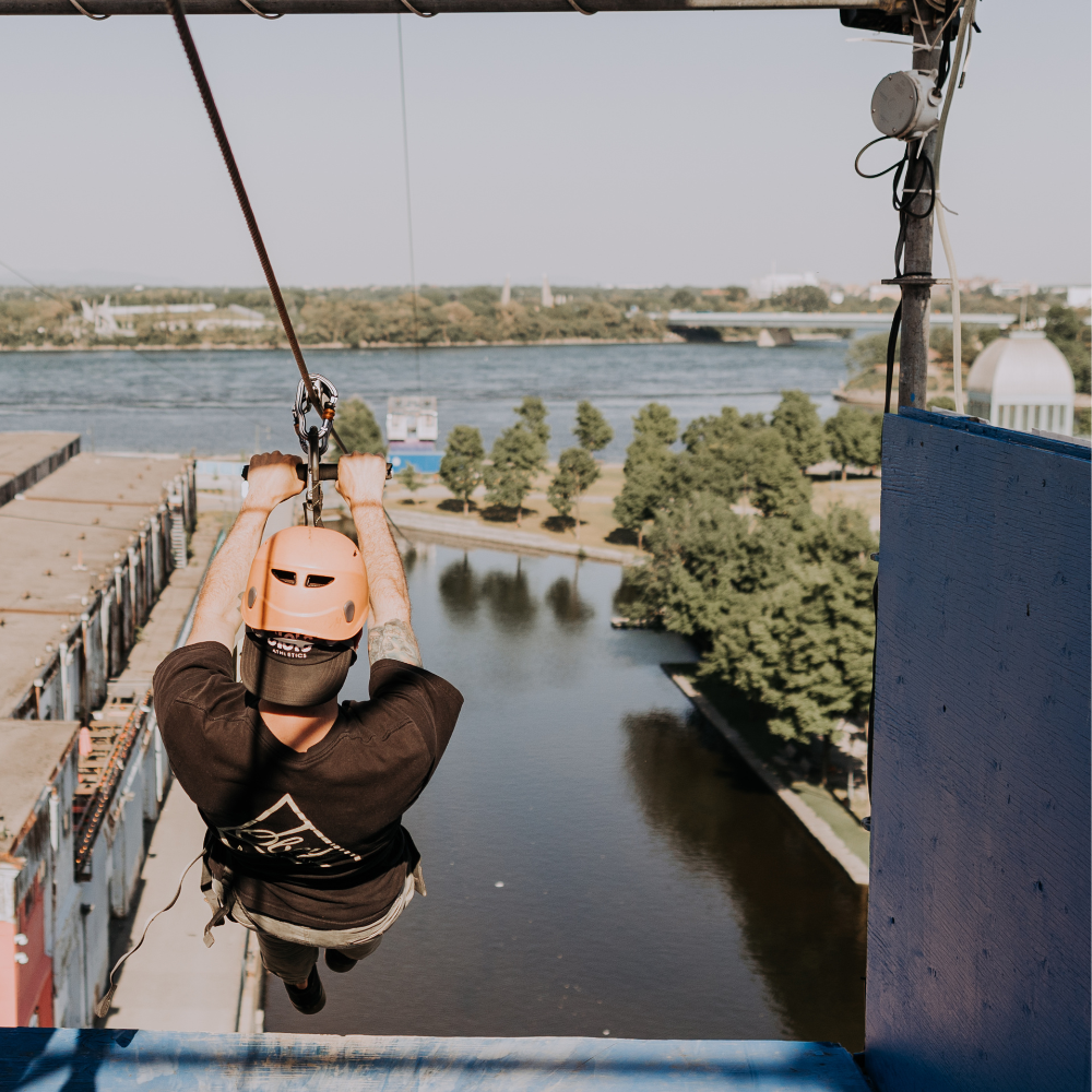 Activité de tyrolienne pour 2 personnes - Montréal Zipline