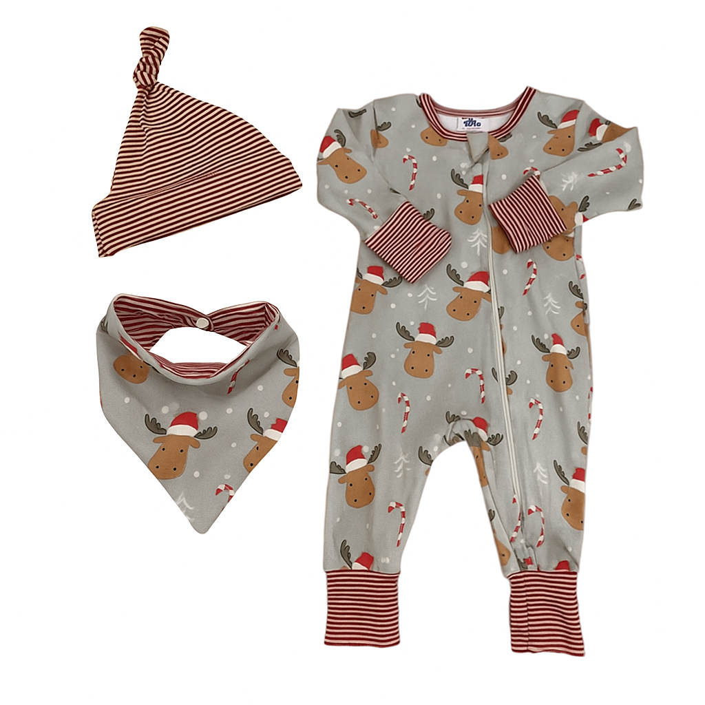 Ensemble pyjama, chapeau et bandana à motifs de rennes