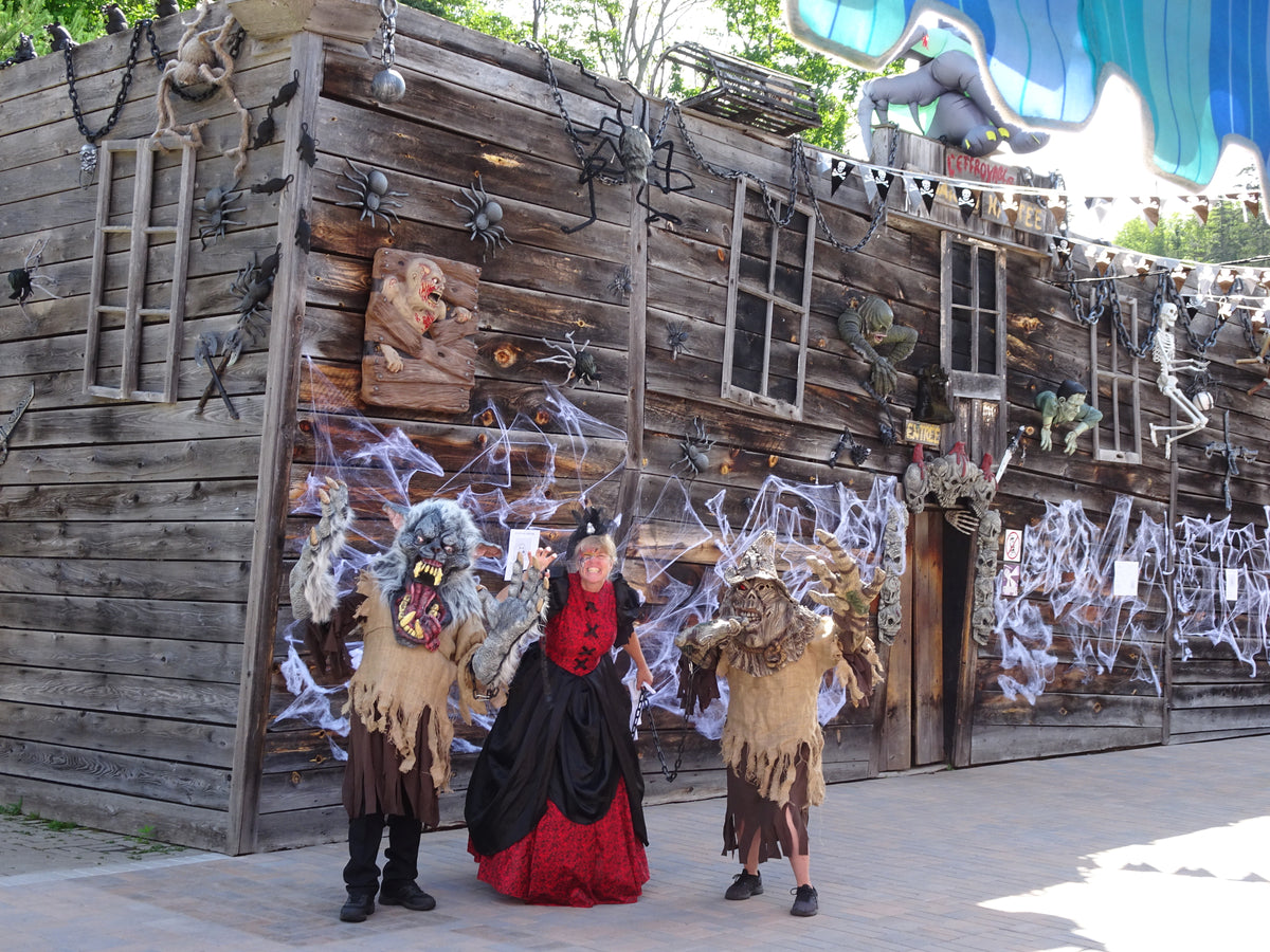 Family Activity Day for 4 - Au Pays des Merveilles