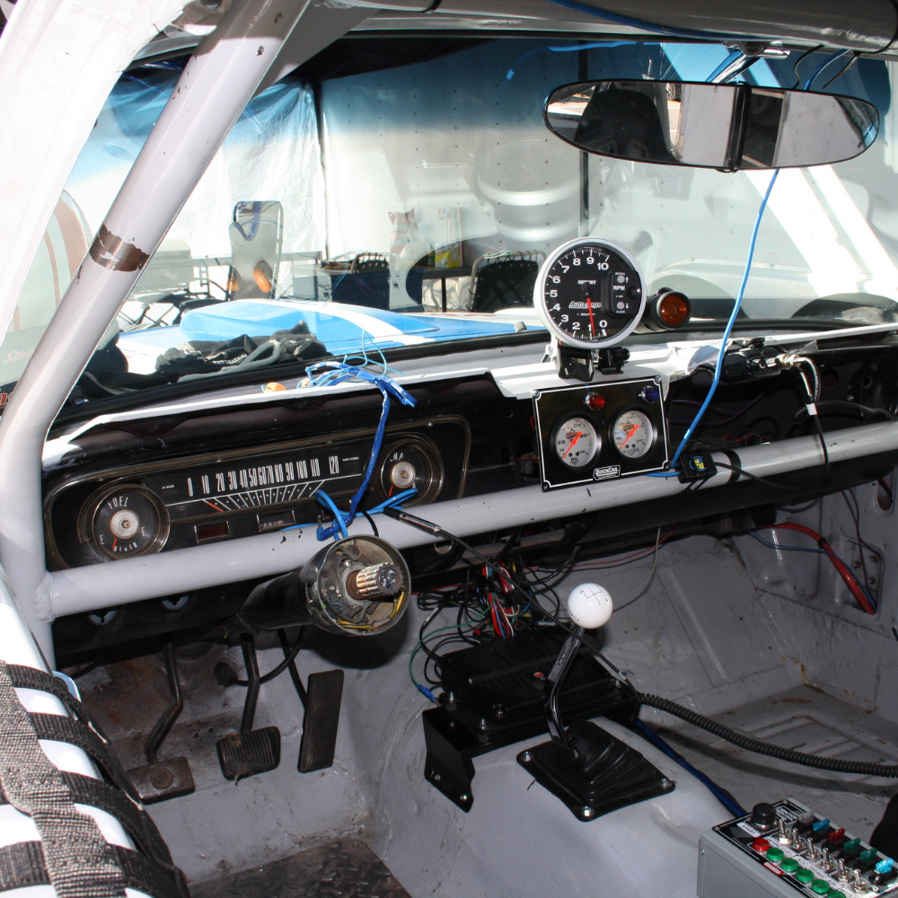 Conduite sportive d'une voiture légendaire pour 1 personne - Course Vintage
