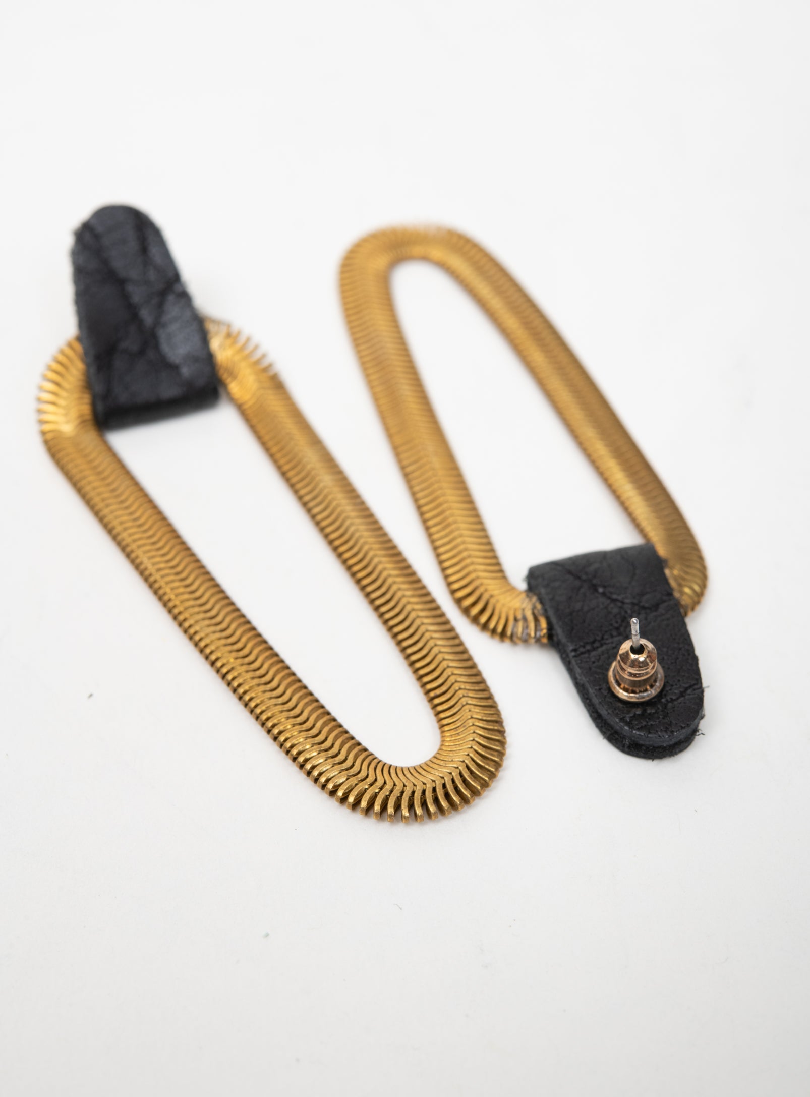 9e AVENUE boucles d'oreilles en cuir et laiton