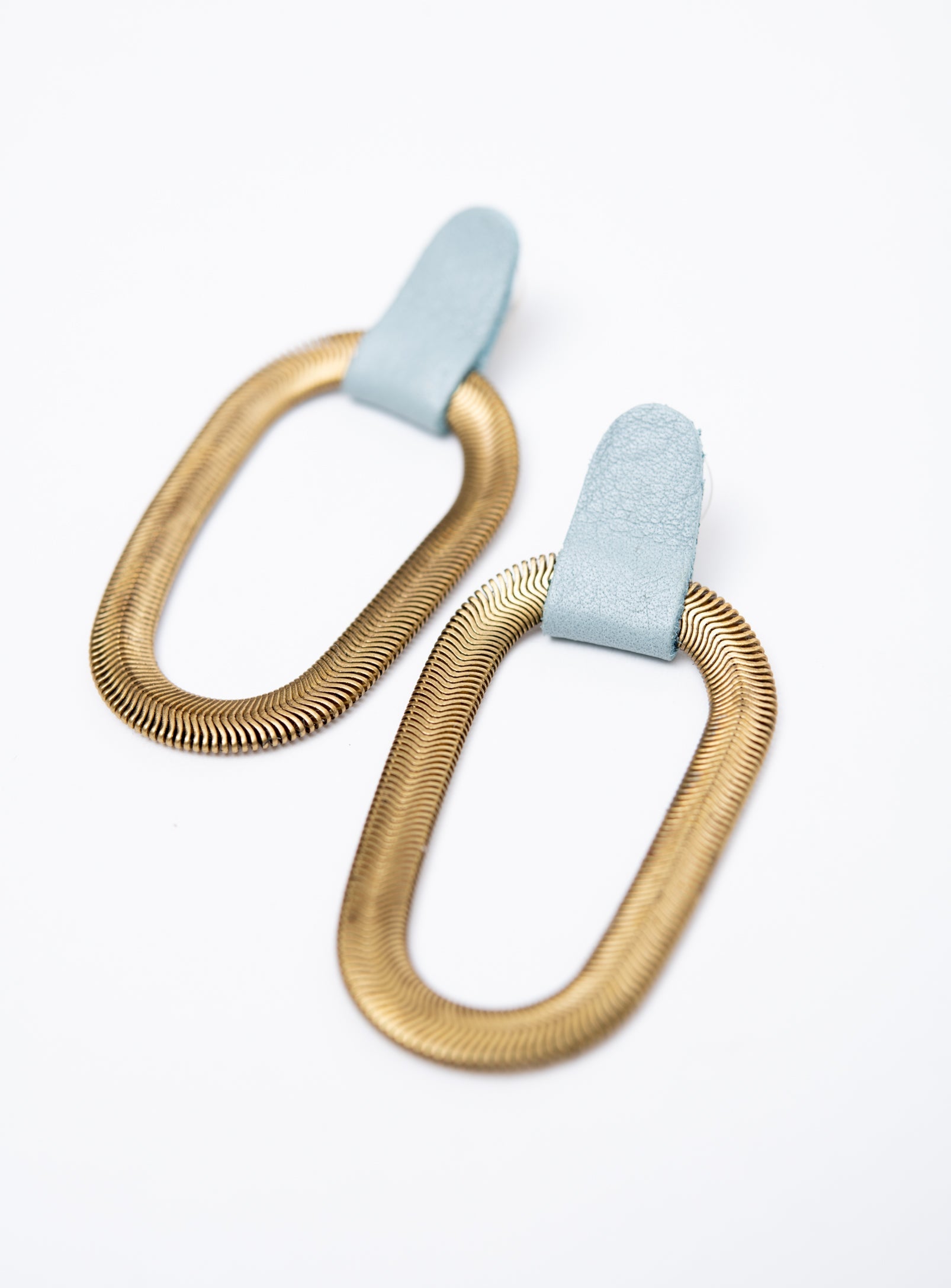 9e AVENUE boucles d'oreilles en cuir et laiton