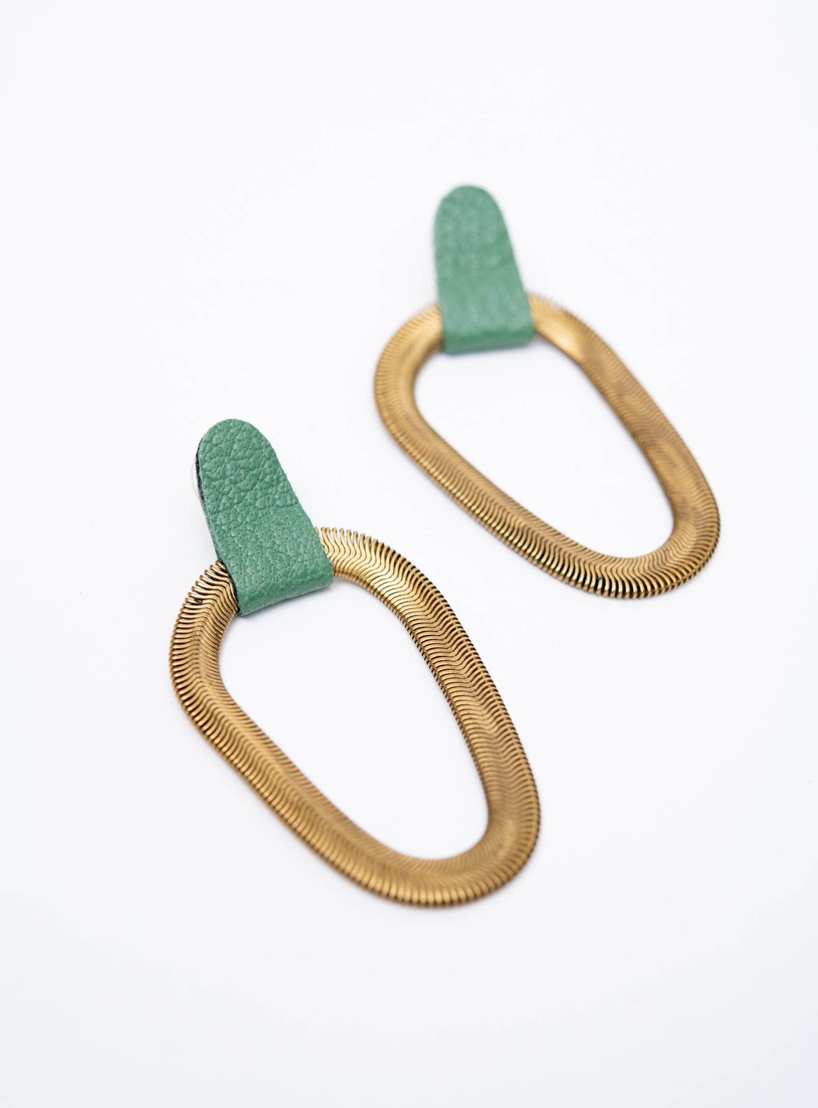 9e AVENUE boucles d'oreilles en cuir et laiton