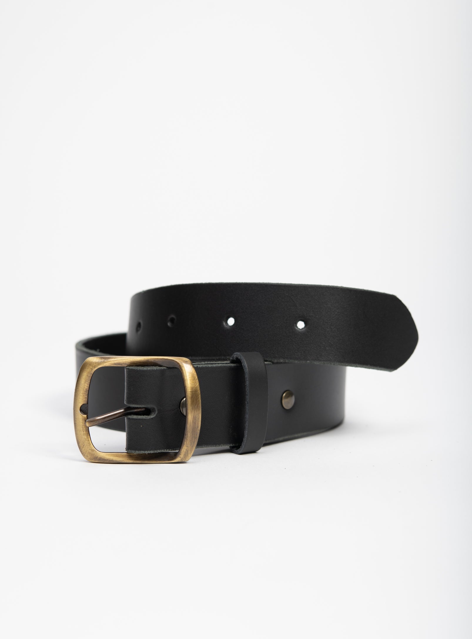 Ceinture en cuir avec boucle en laiton massif par VEINAGE