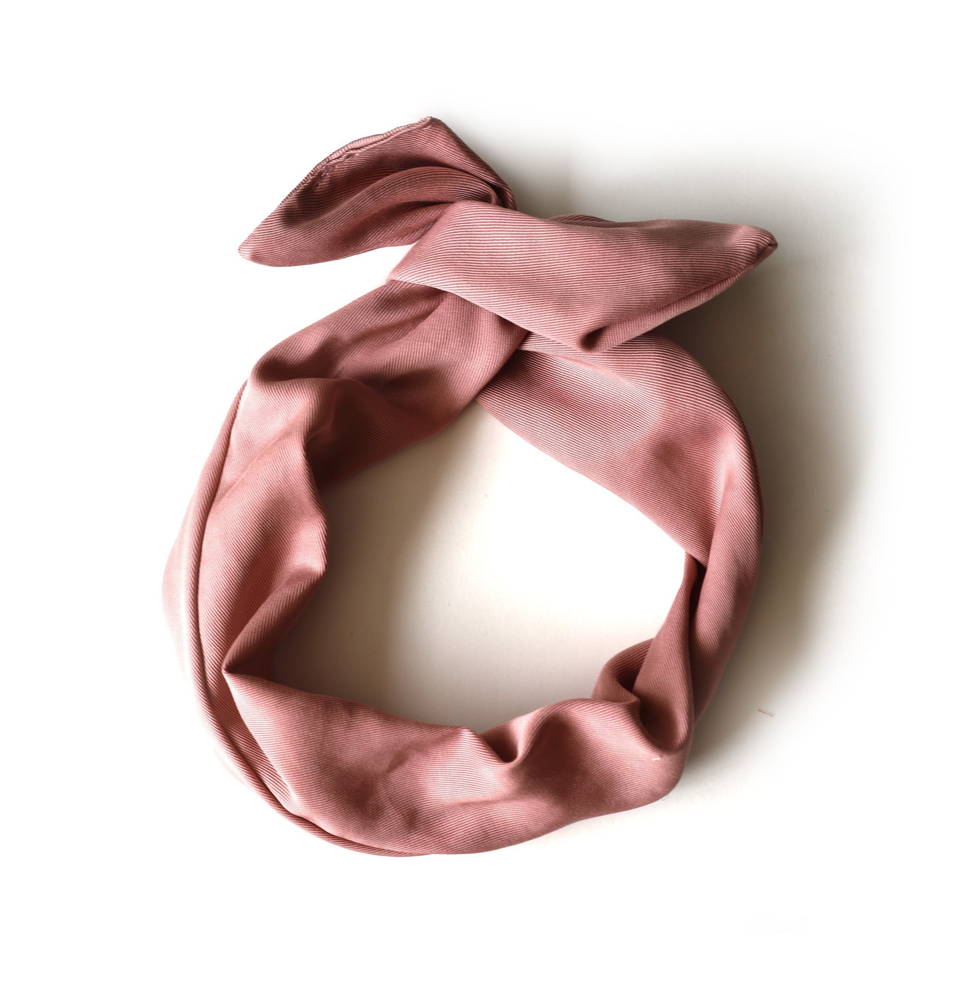Bandeau à torsader avec tige de métal intégrée