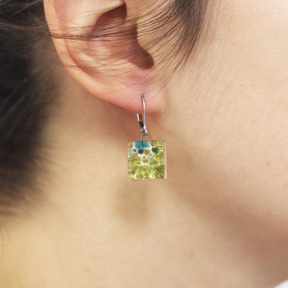 Boucle d'oreille à motif suspendu | Choisissez votre couleur
