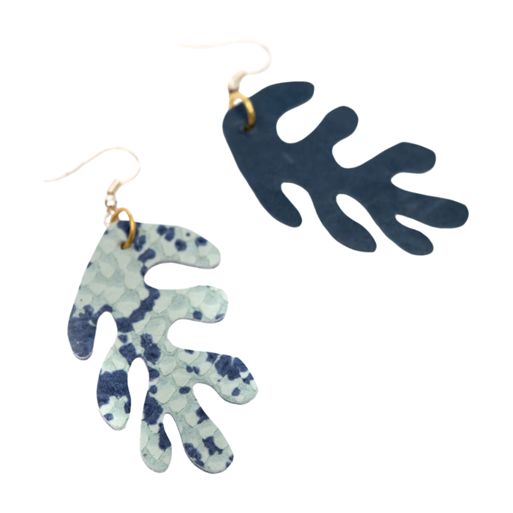 Organic-shaped leather earrings, CORAIL model