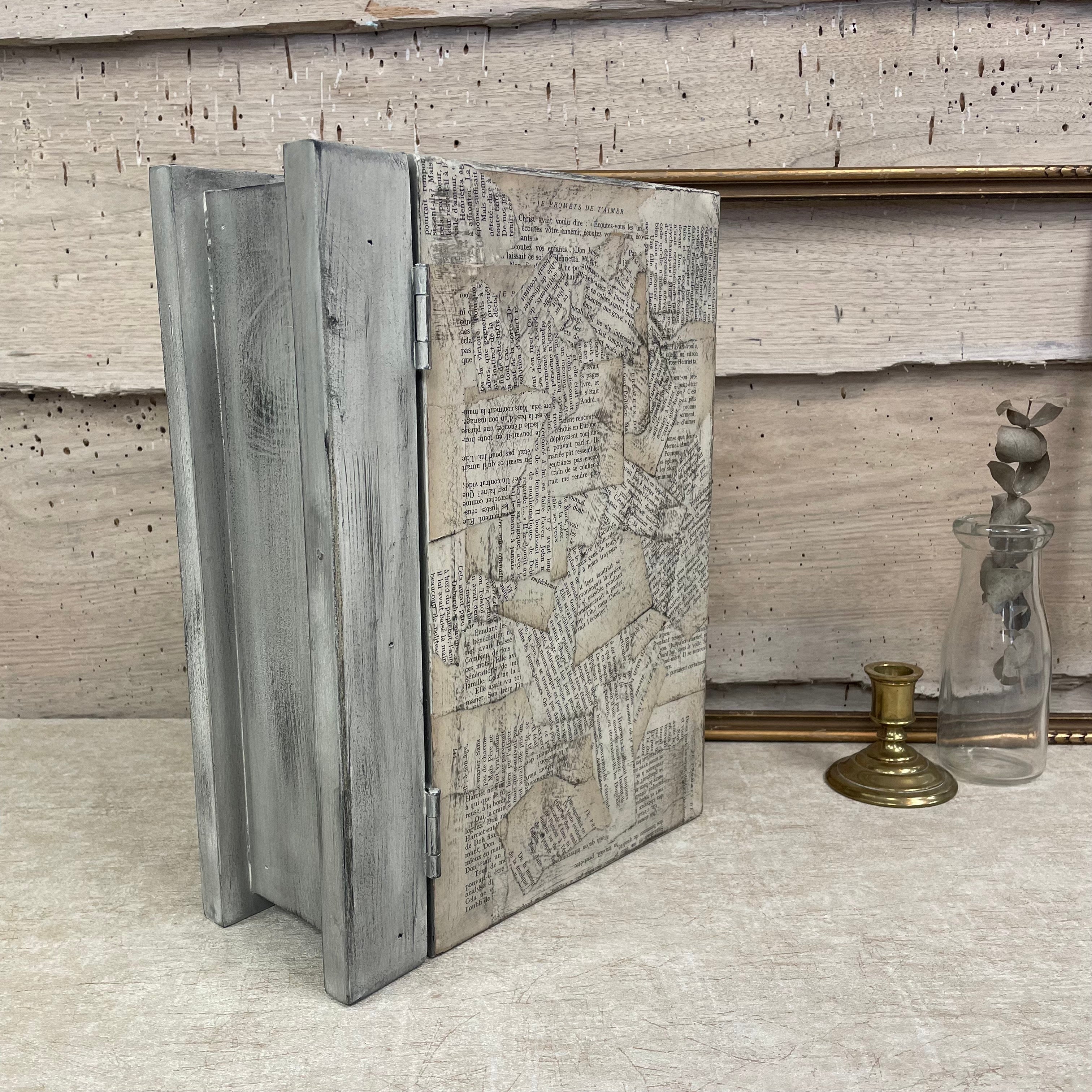 Petit coffre en bois (modèle livre gris)
