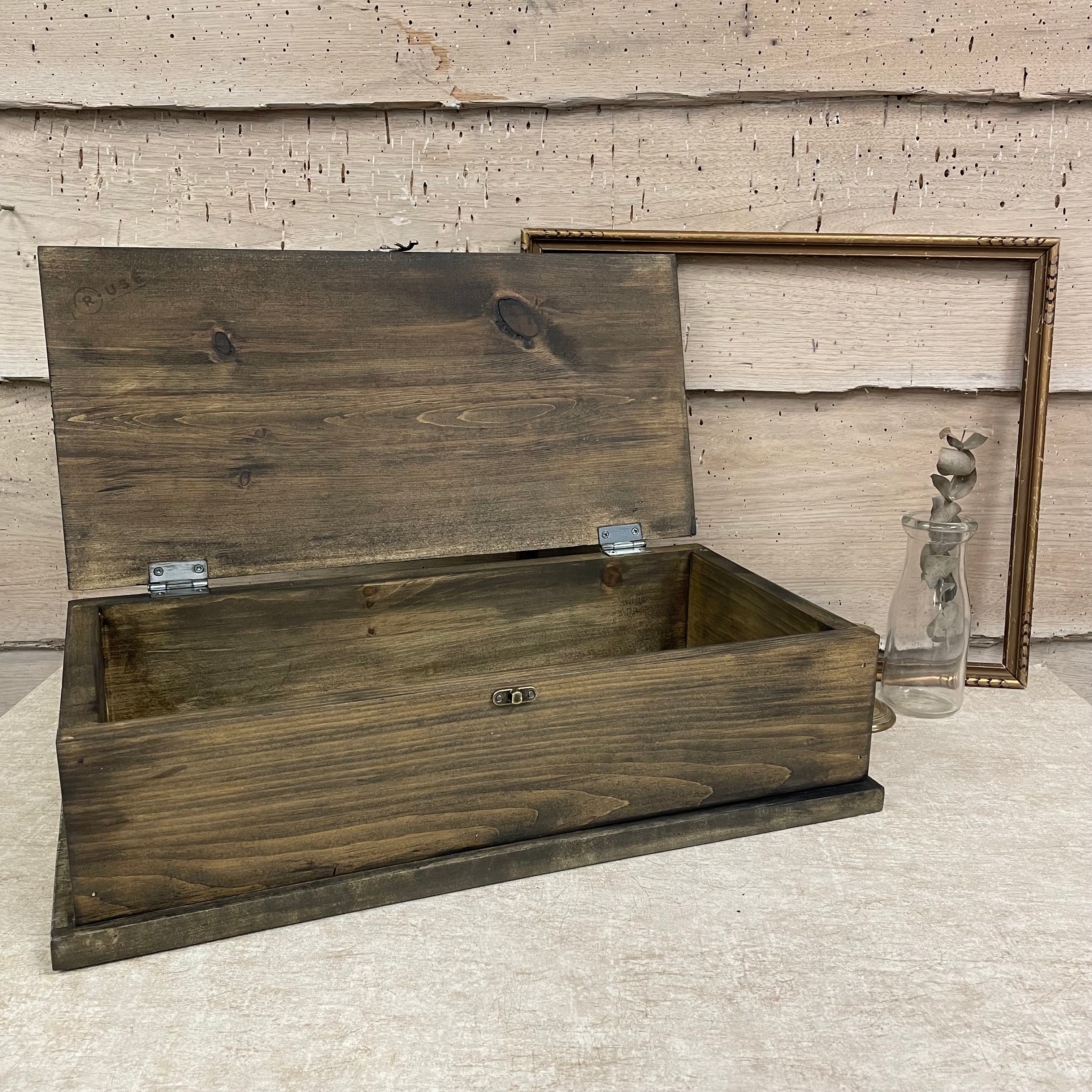 Petit coffre en bois
